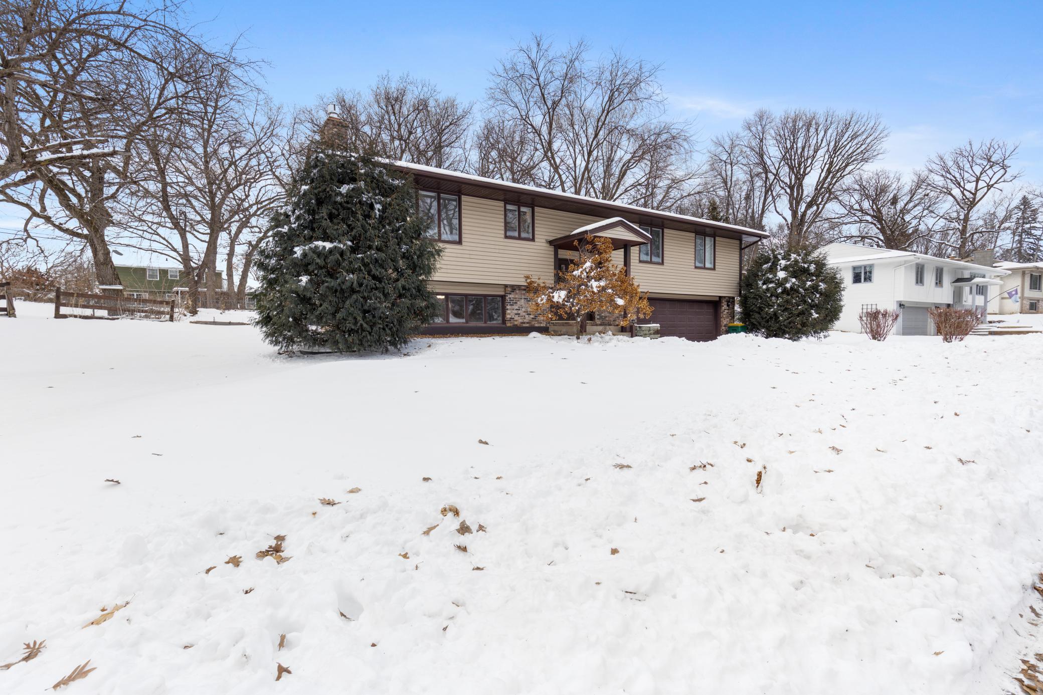 303 Heather Ln, Long Lake, MN 55356