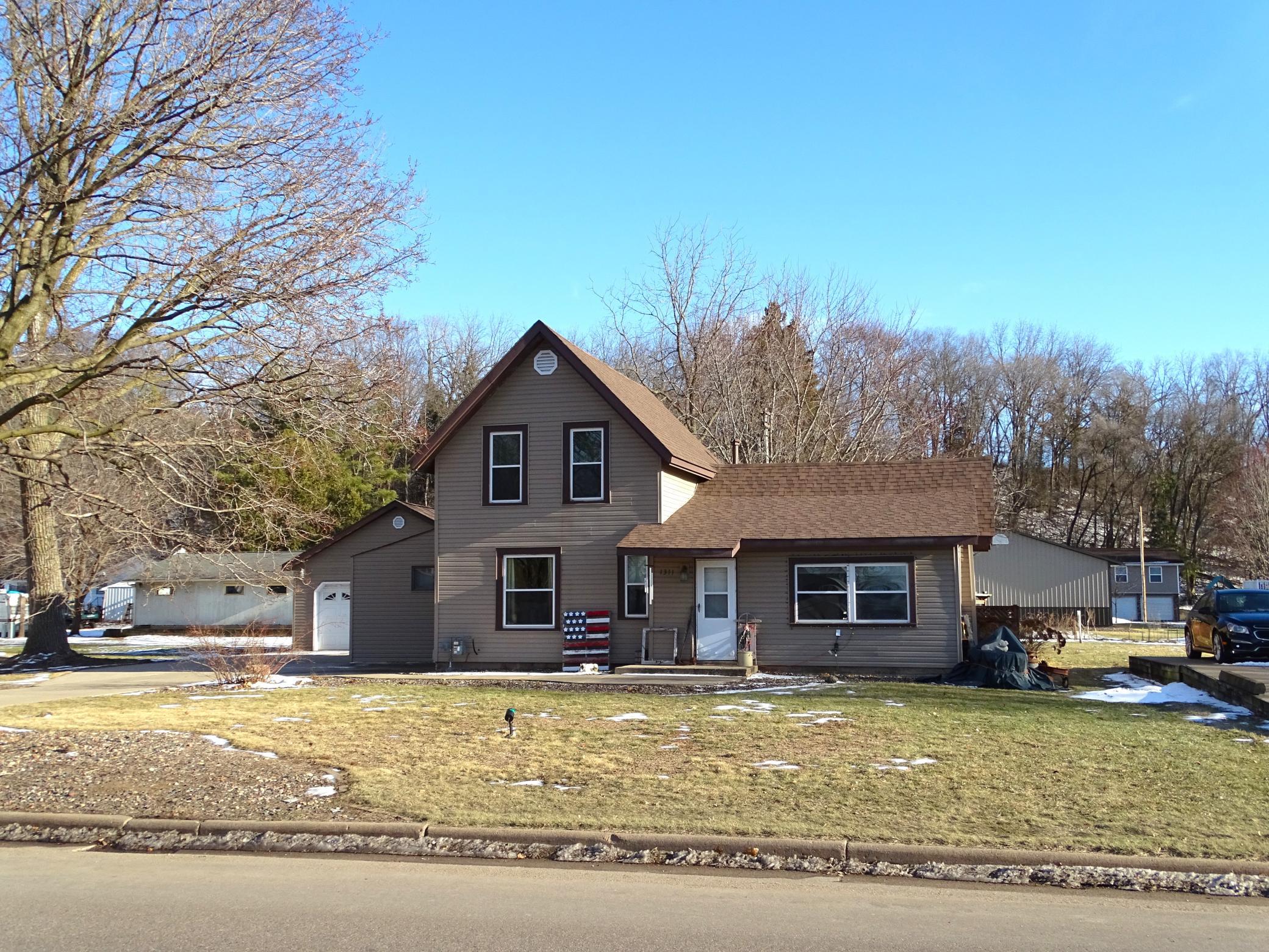1311 E Prospect St, Durand, WI 54736