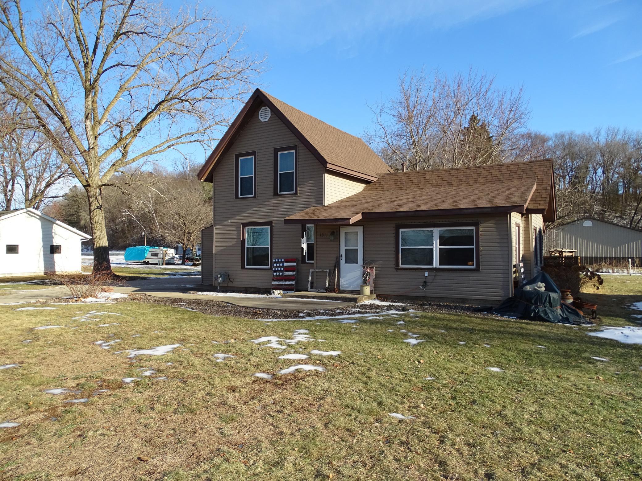 1311 E Prospect St, Durand, WI 54736