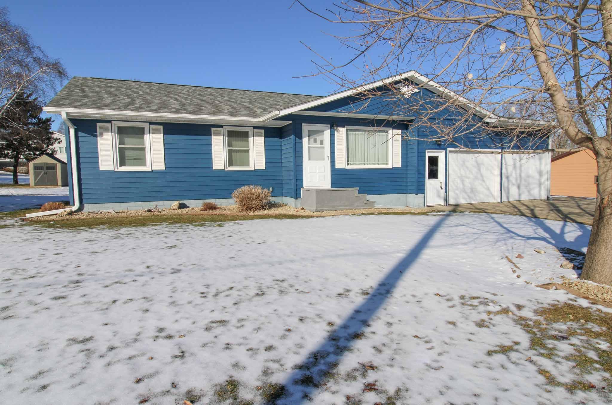 105 5th St NE, Melrose, MN 56352