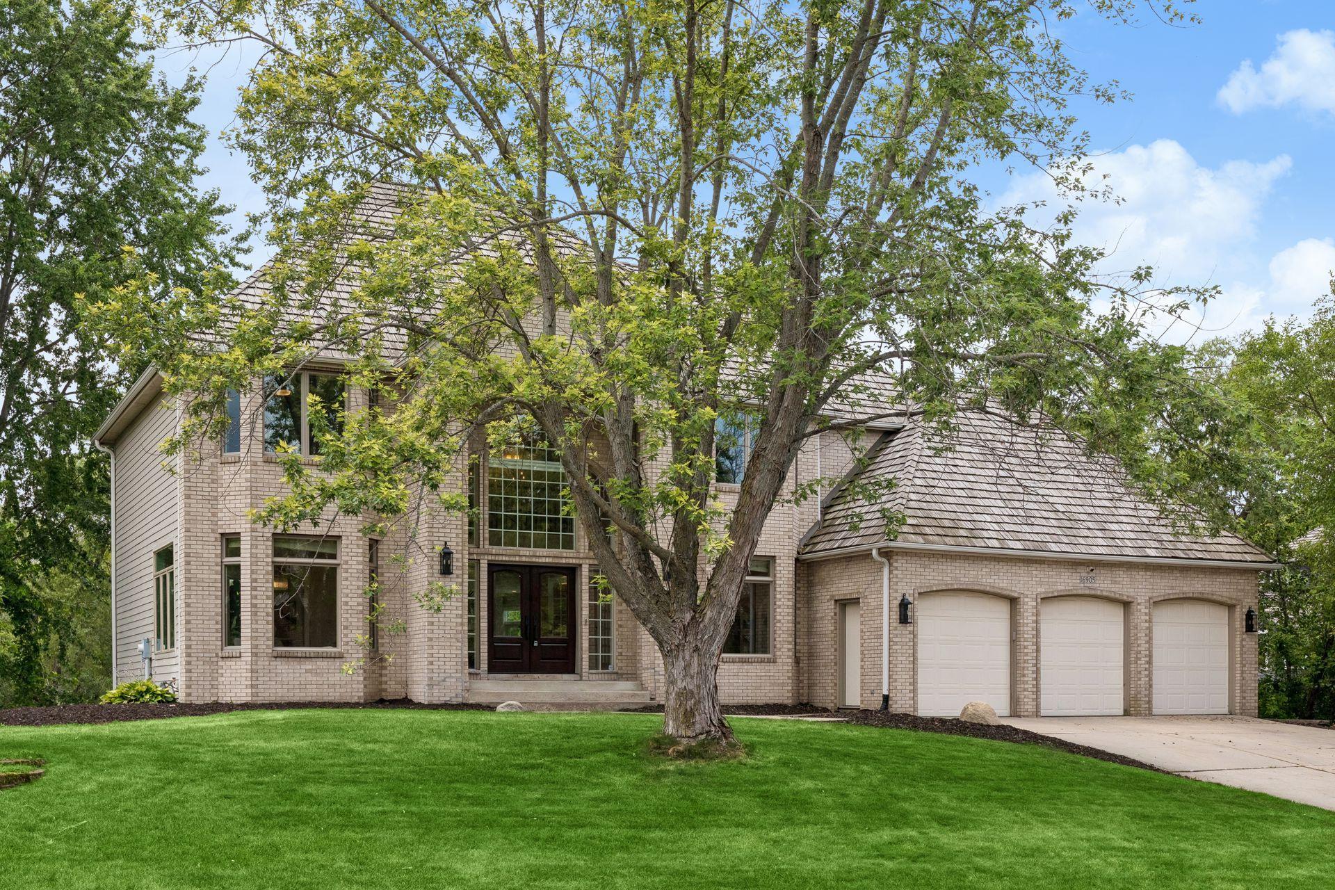 16905 45th Ave N, Plymouth, MN 55446