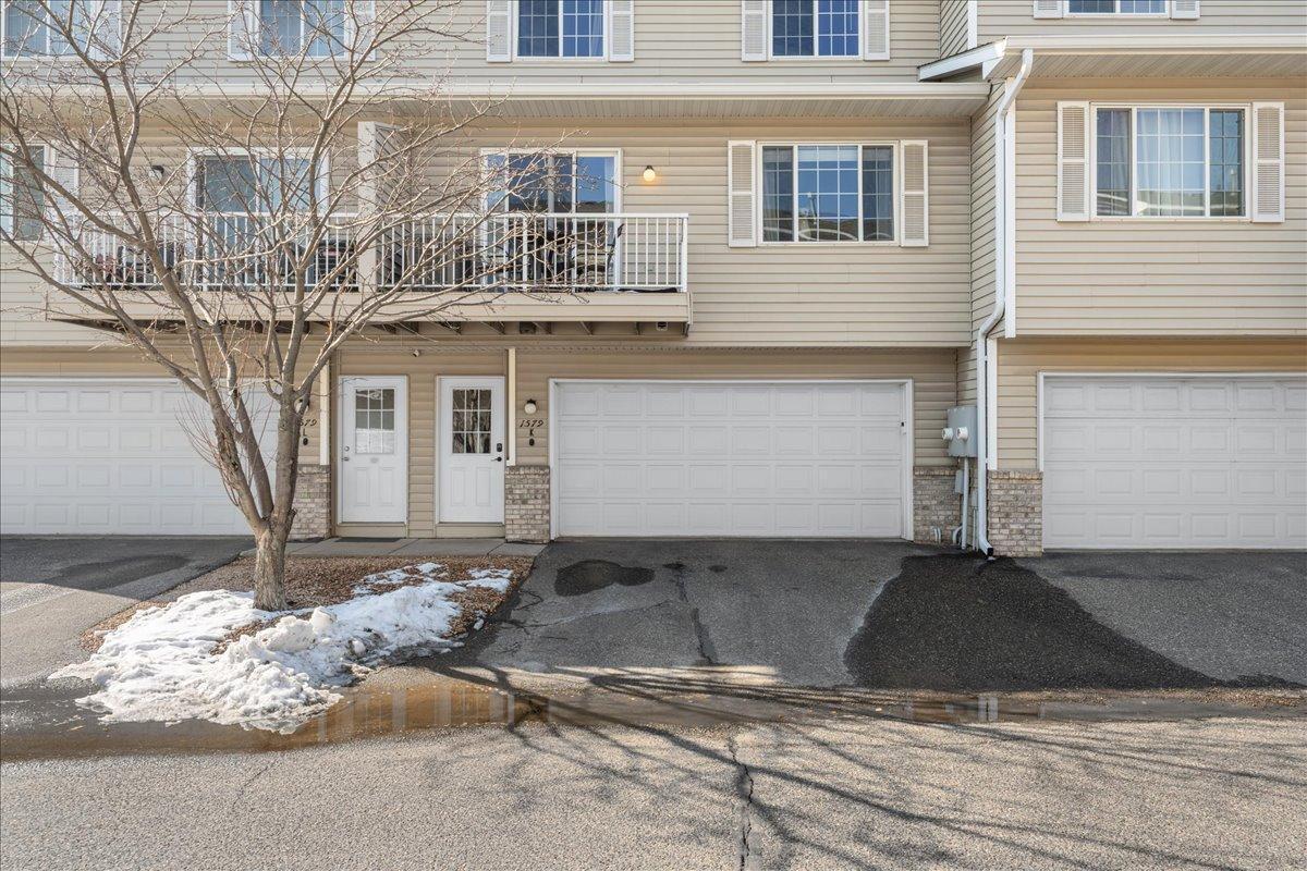1579 County Road D E #K, Maplewood, MN 55109