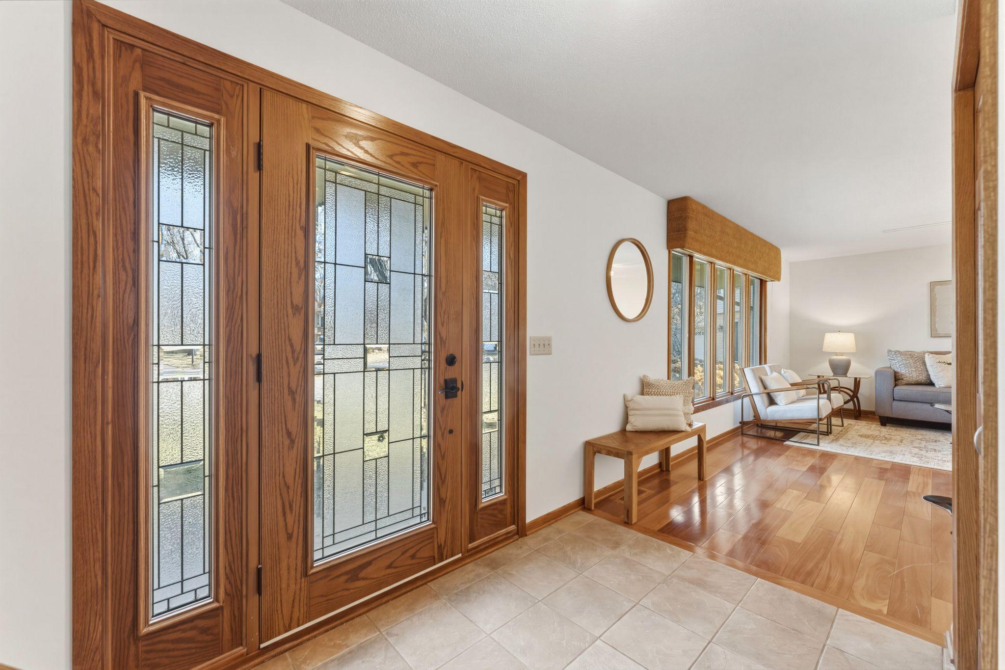 10665 Northmark Dr, Eden Prairie, MN 55344