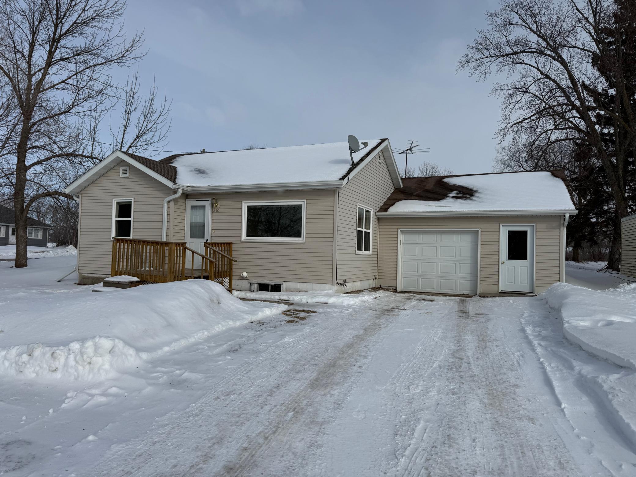 210 Elm St NE, Fertile, MN 56540