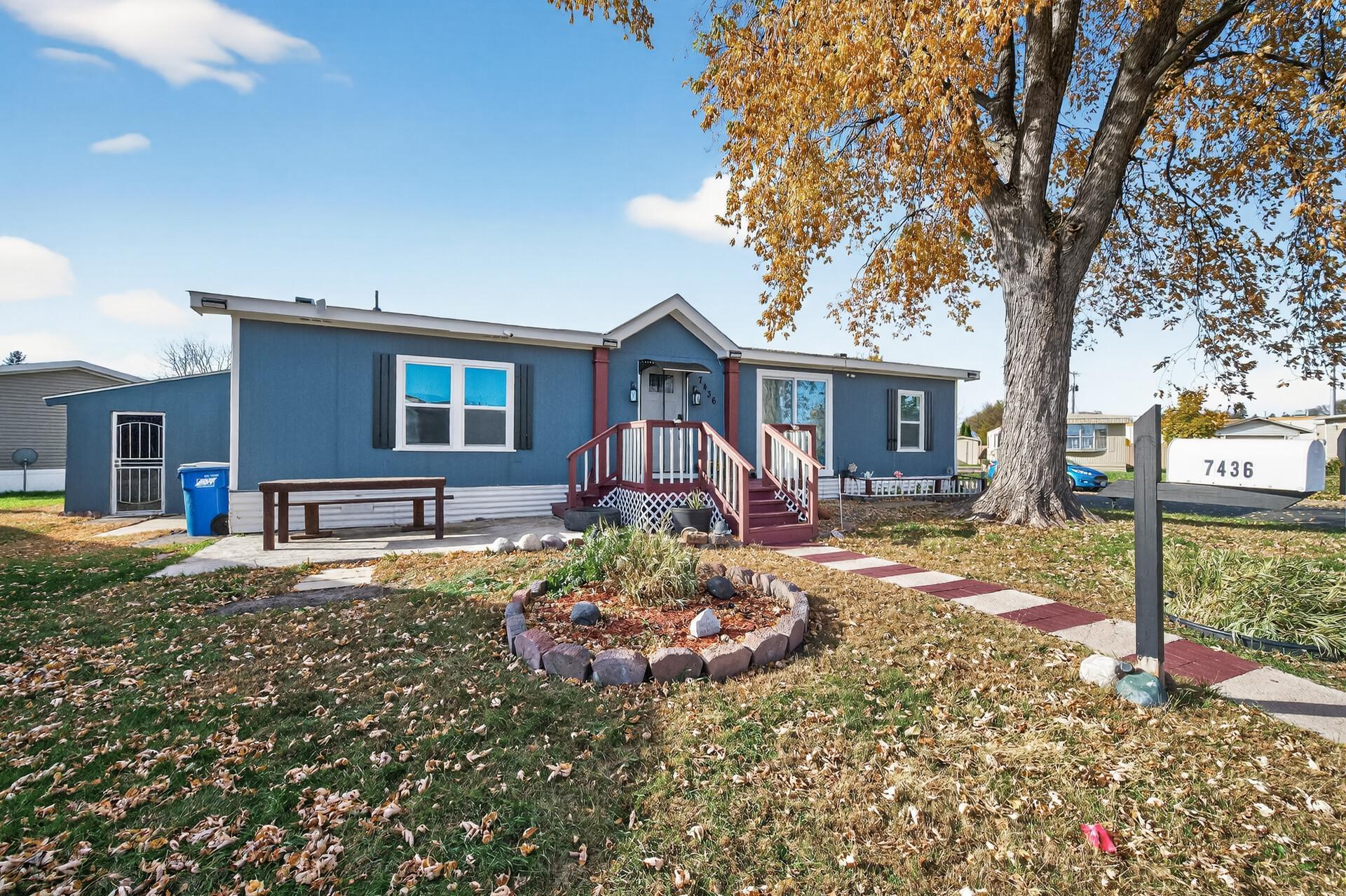 7436 West Cir NE, Fridley, MN 55432