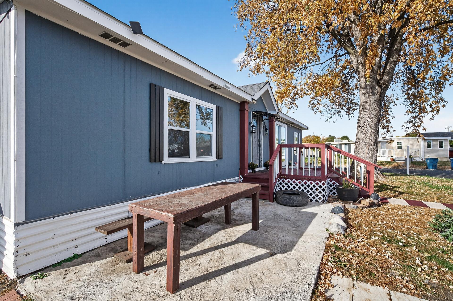 7436 West Cir NE, Fridley, MN 55432