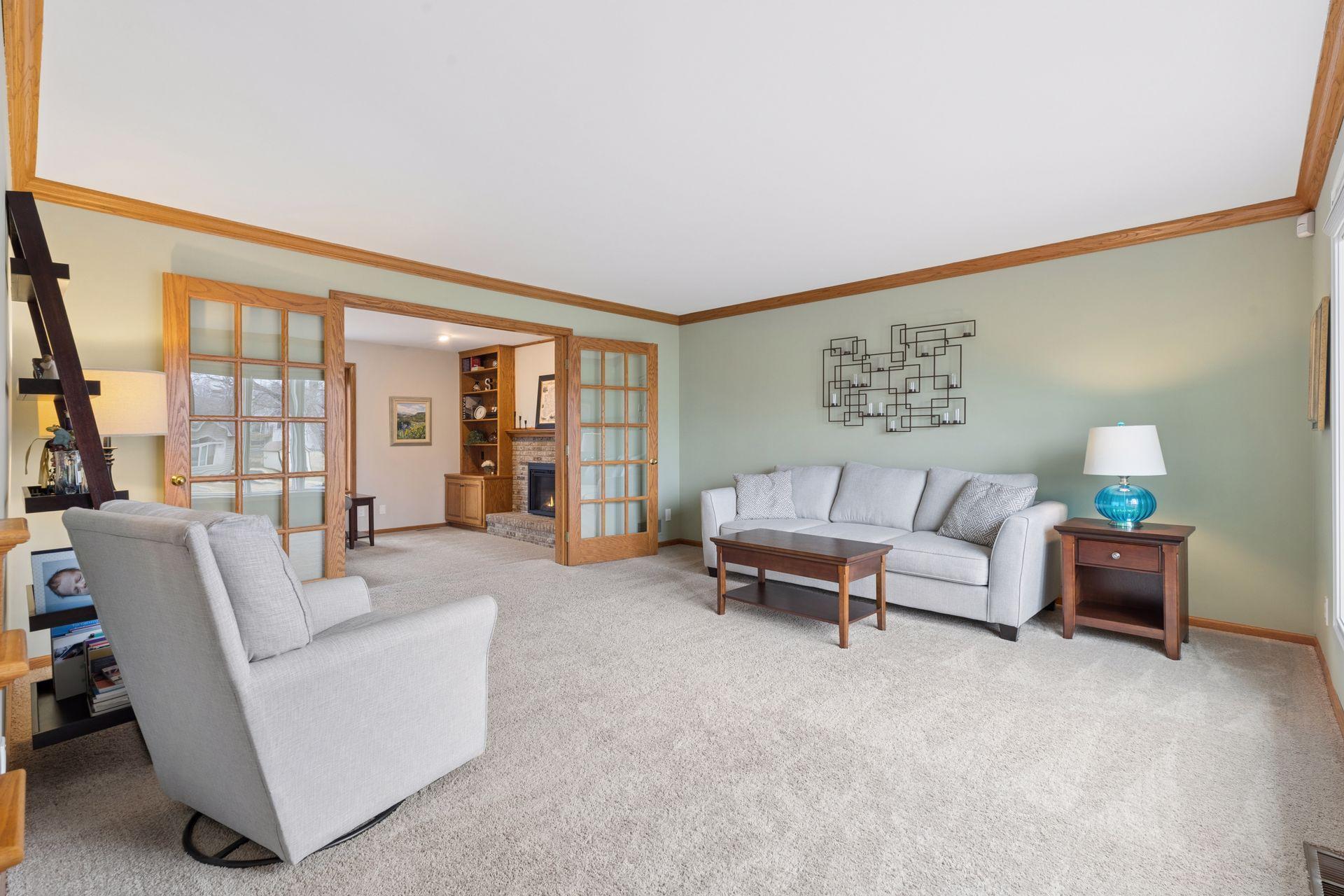 508 77th St W, Eagan, MN 55121