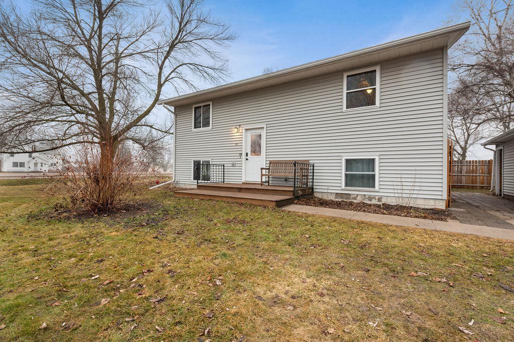331 Western Ave S, Watkins, MN 55389