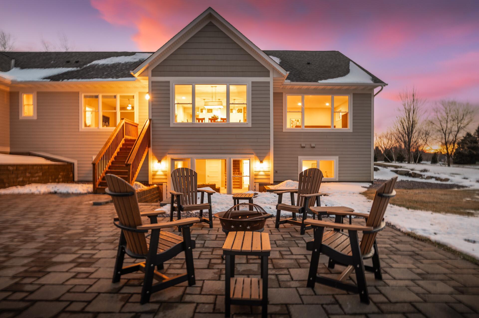 24111 Rice Lake Dr, Lakeville, MN 55044