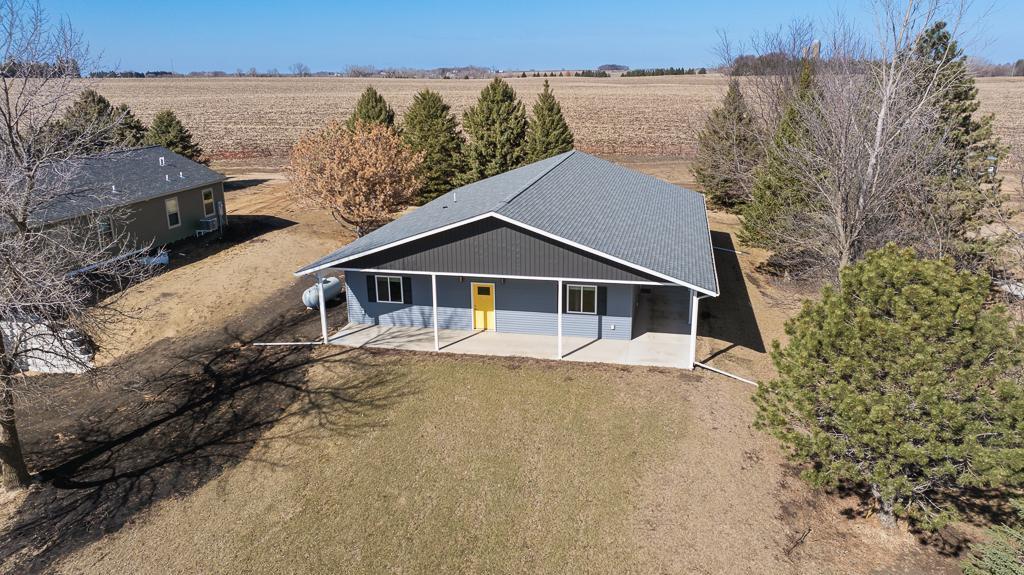 109 Kelsey Ln, Slayton, MN 56172