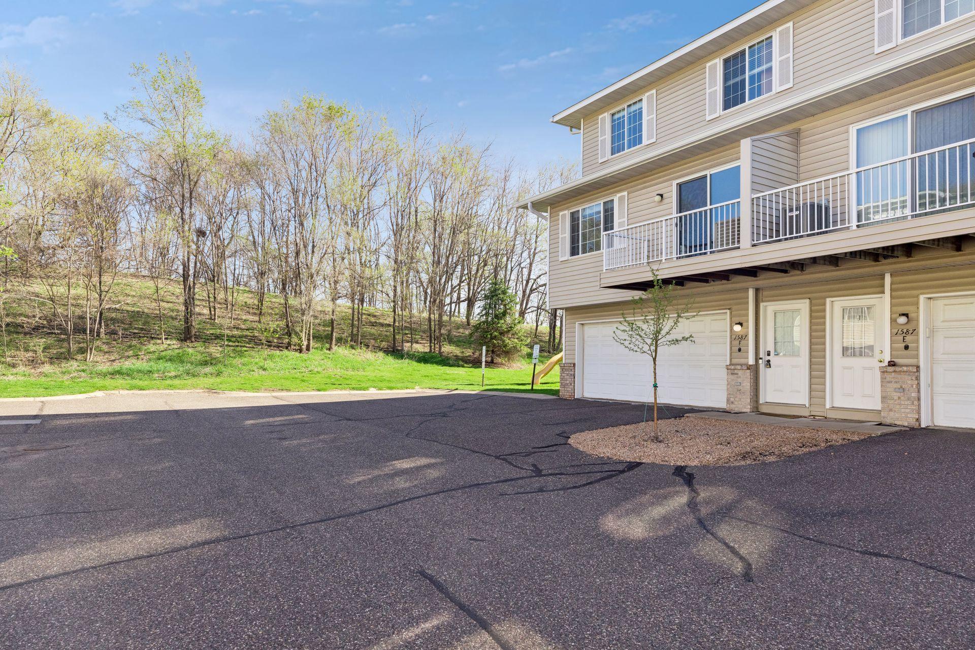 1587 County Road D E #F, Maplewood, MN 55109