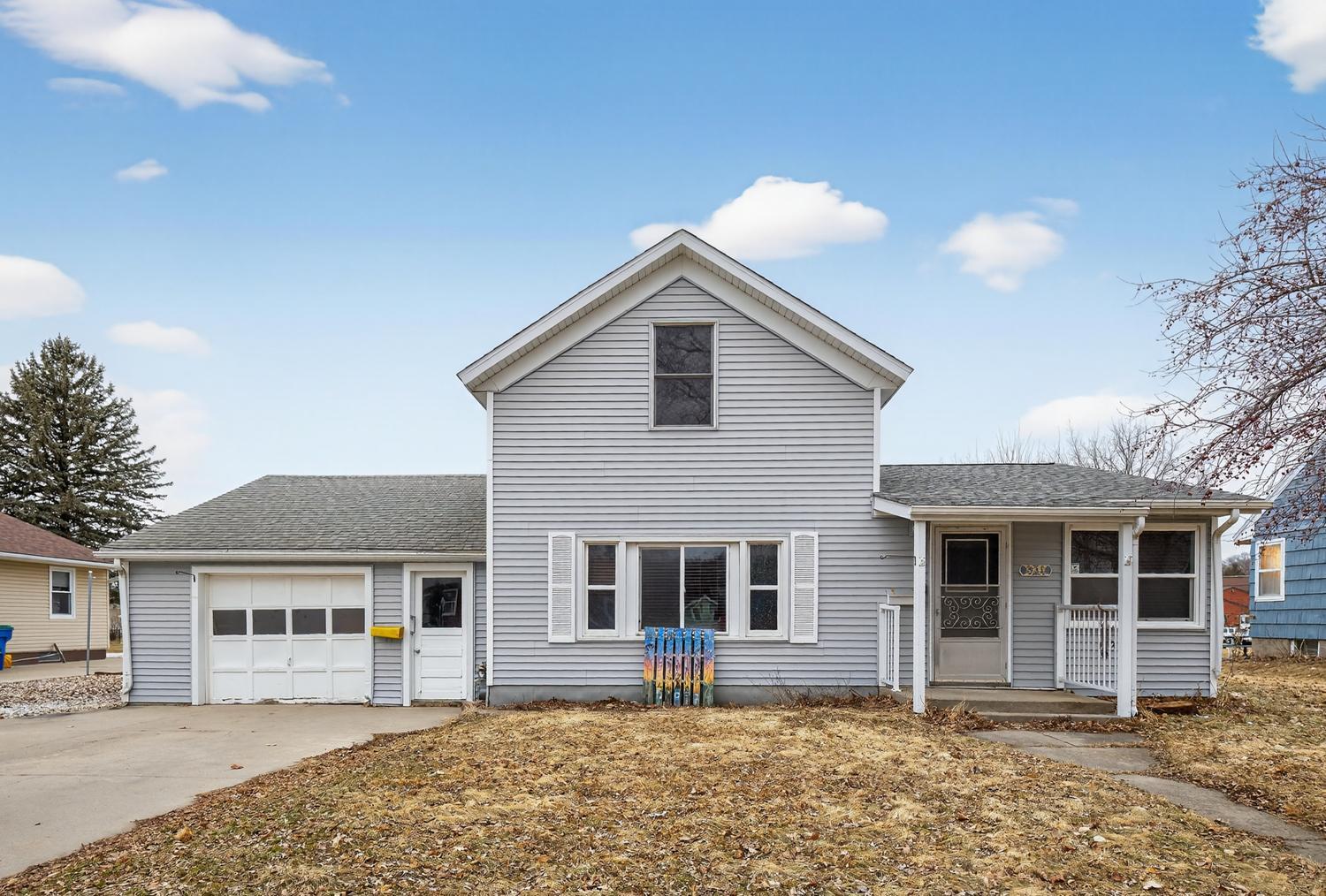 431 E 13th St, Saint Charles, MN 55972