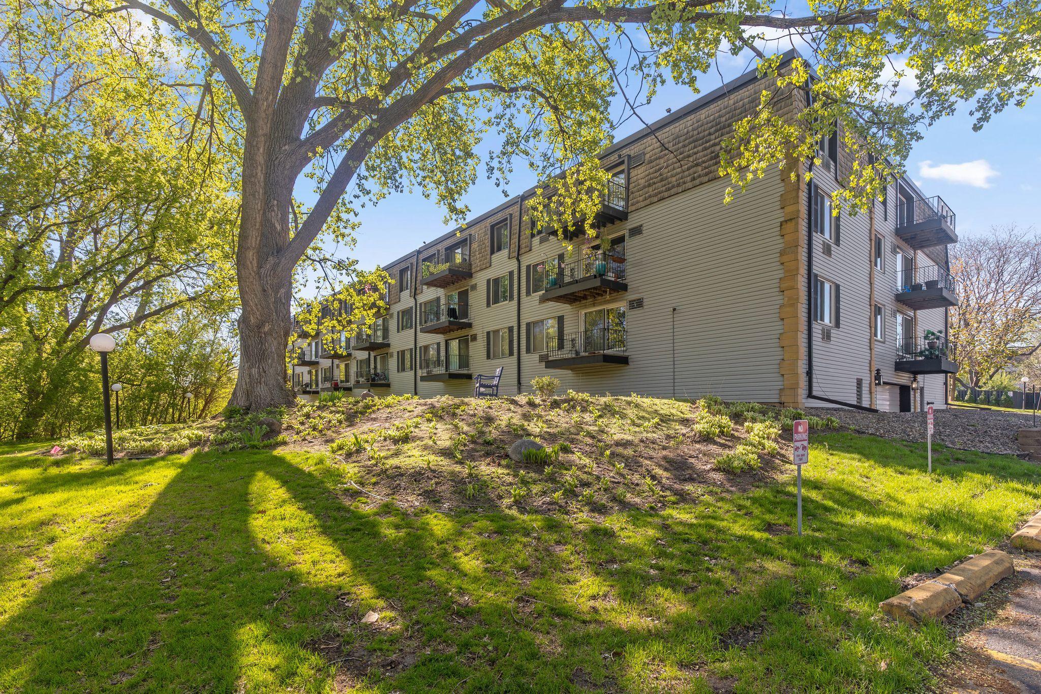 183 Little Canada Rd E #310, Little Canada, MN 55117