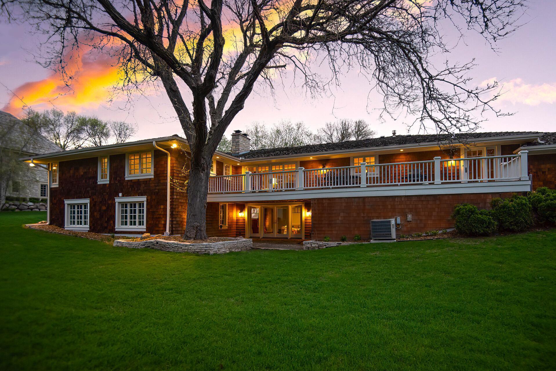 6601 Dovre Dr, Edina, MN 55436