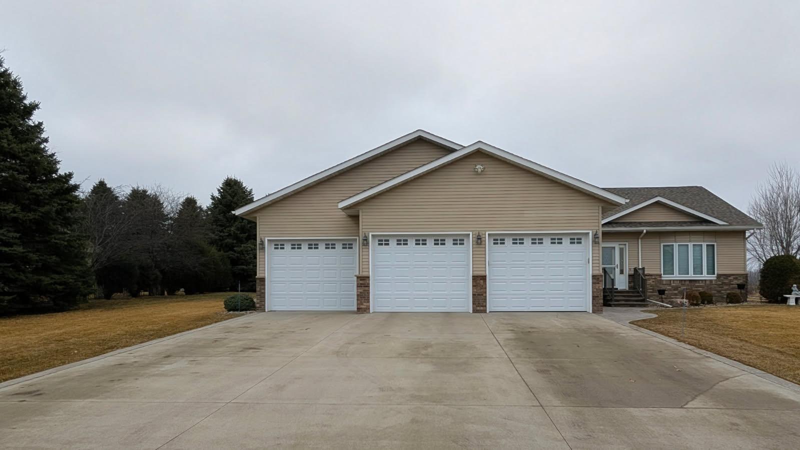 2033 Park Ave, Montevideo, MN 56265