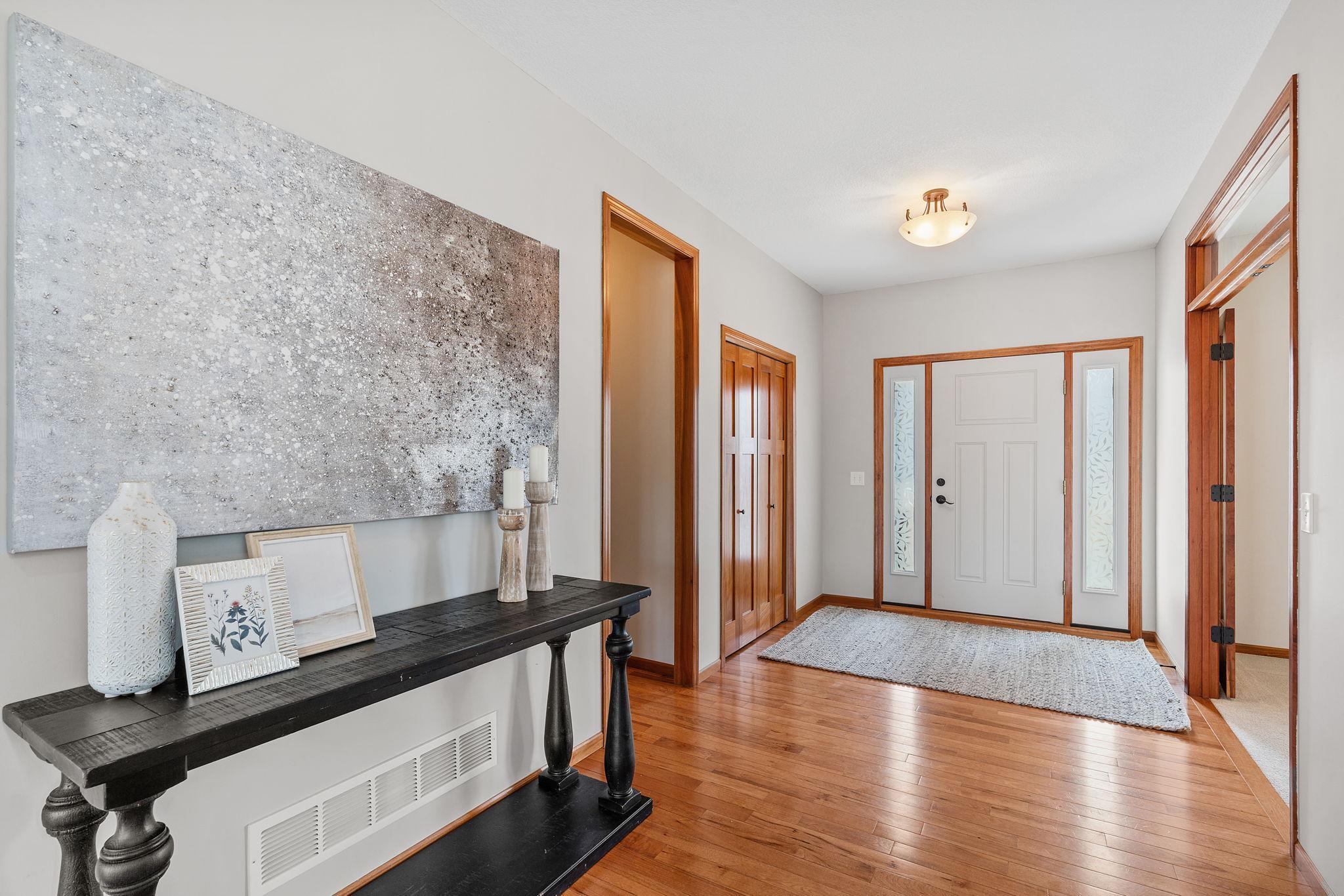 6364 Red Fox Rd, Lino Lakes, MN 55014