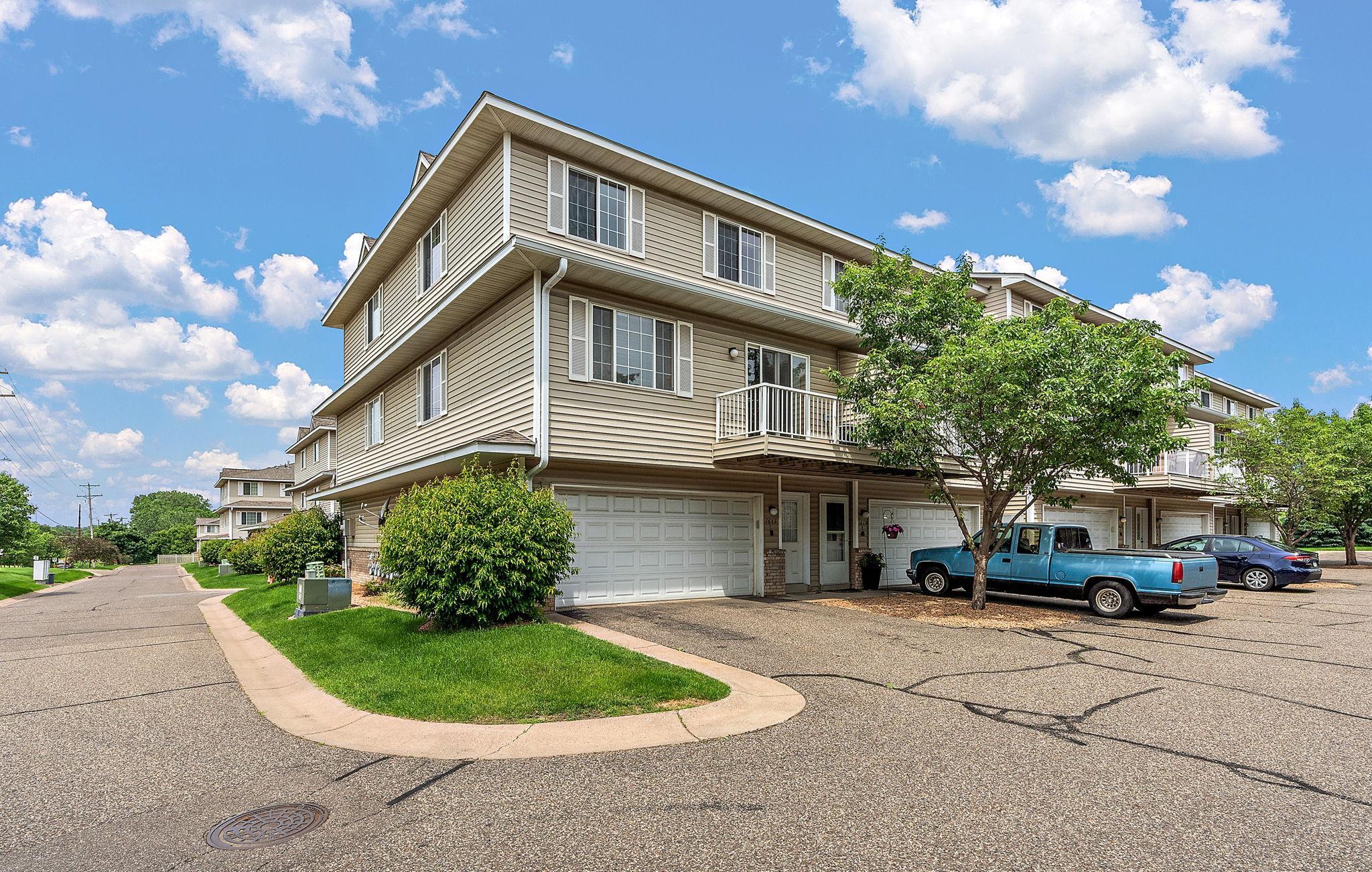 1613 County Road D E #L, Maplewood, MN 55109