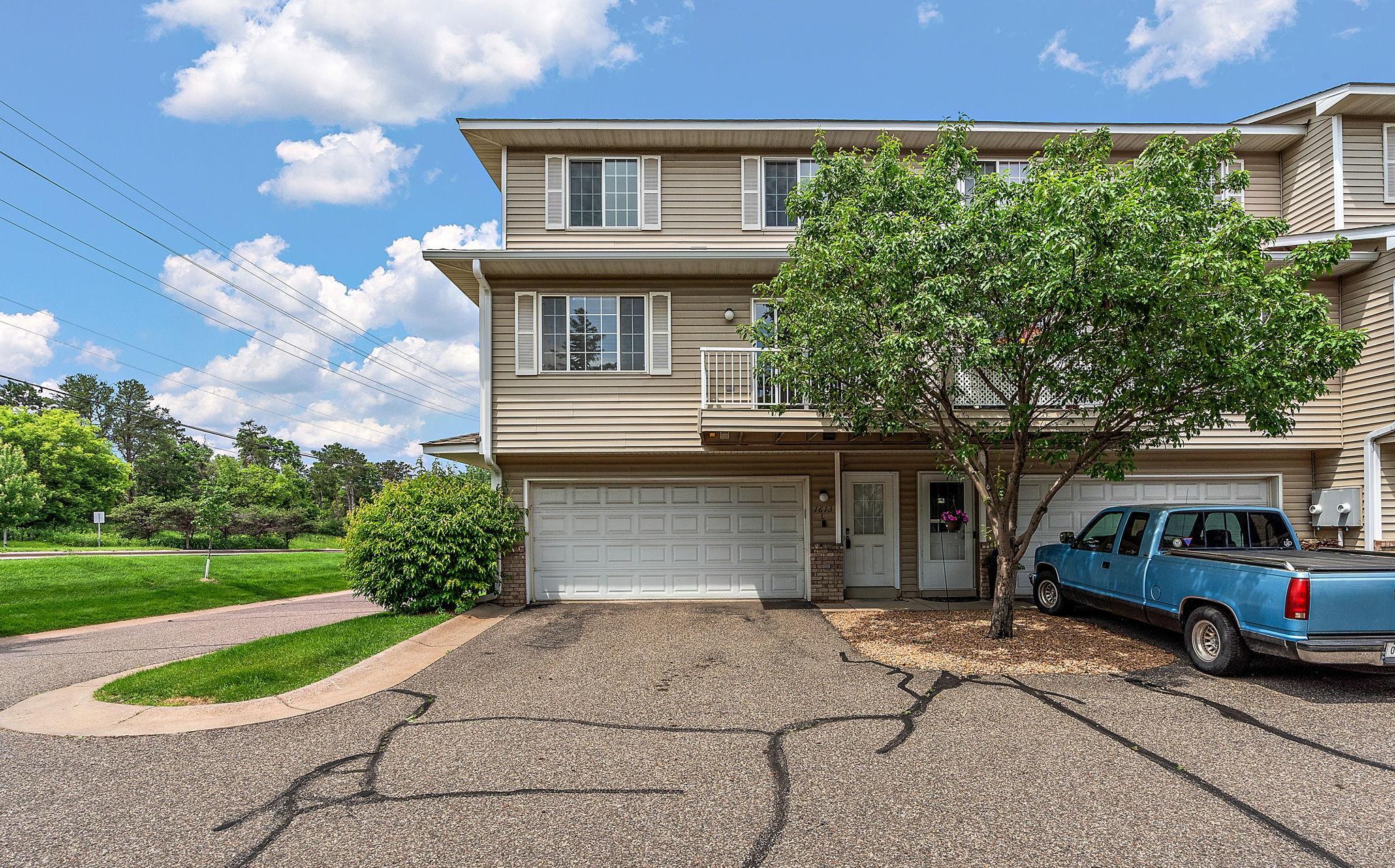1613 County Road D E #L, Maplewood, MN 55109