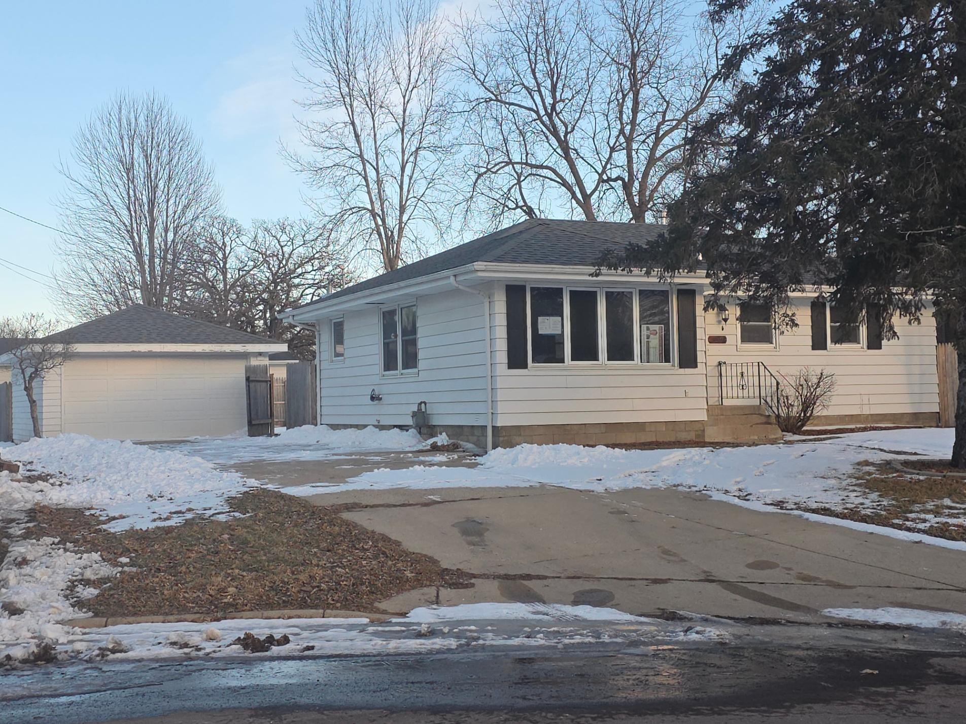 729 Elm Ct, Le Sueur, MN 56058