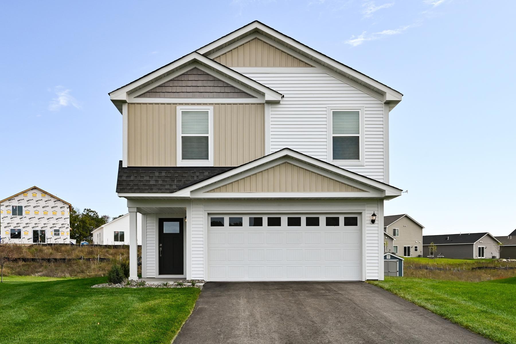 614 Redwood Loop N, Cambridge, MN 55008