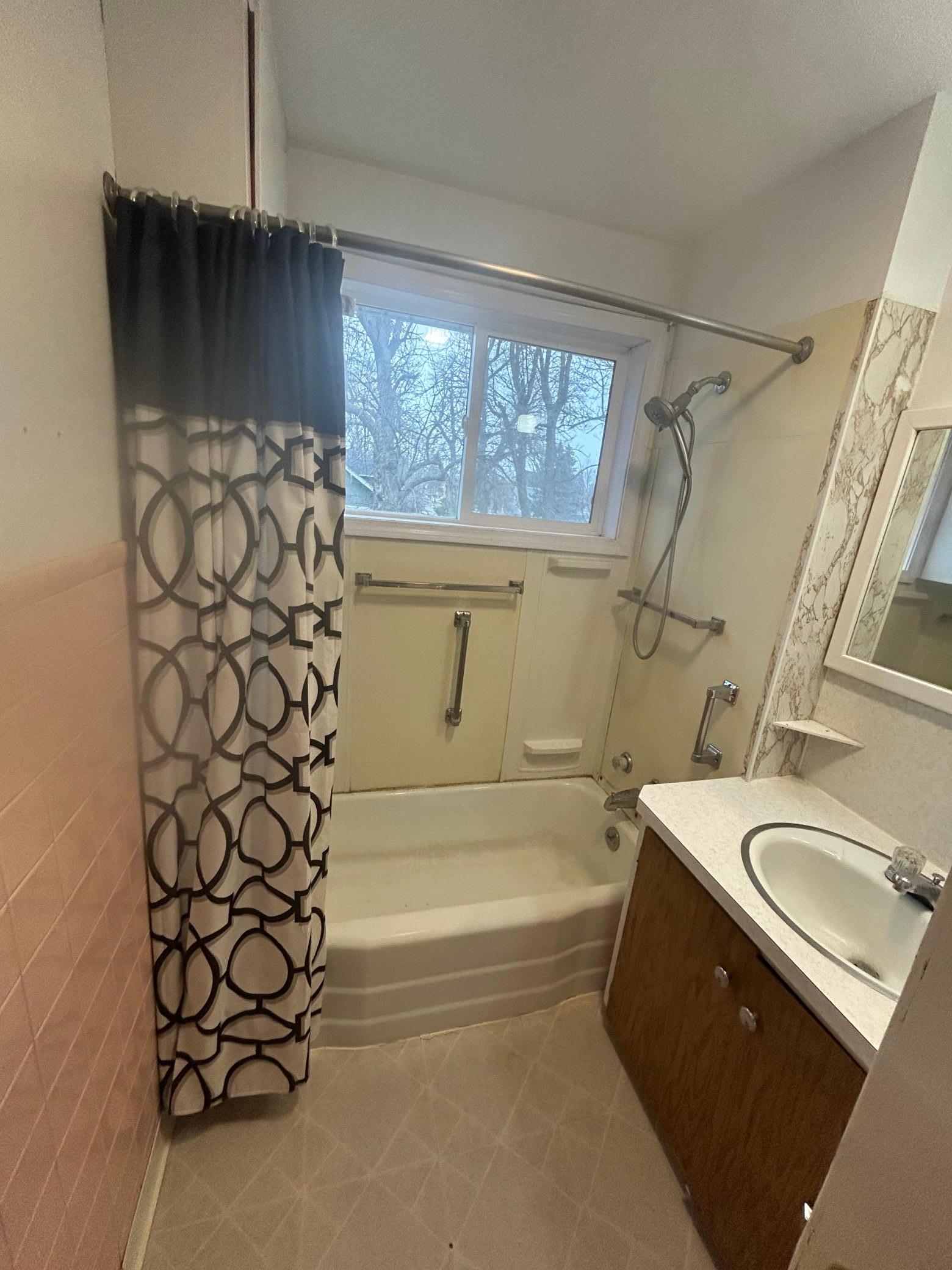 320 S Mccornell Ave, Parkers Prairie, MN 56361