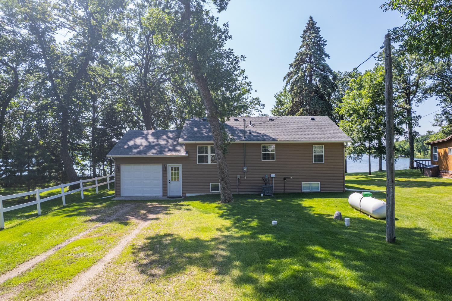 23545 W Foxview Ln, Detroit Lakes, MN 56501