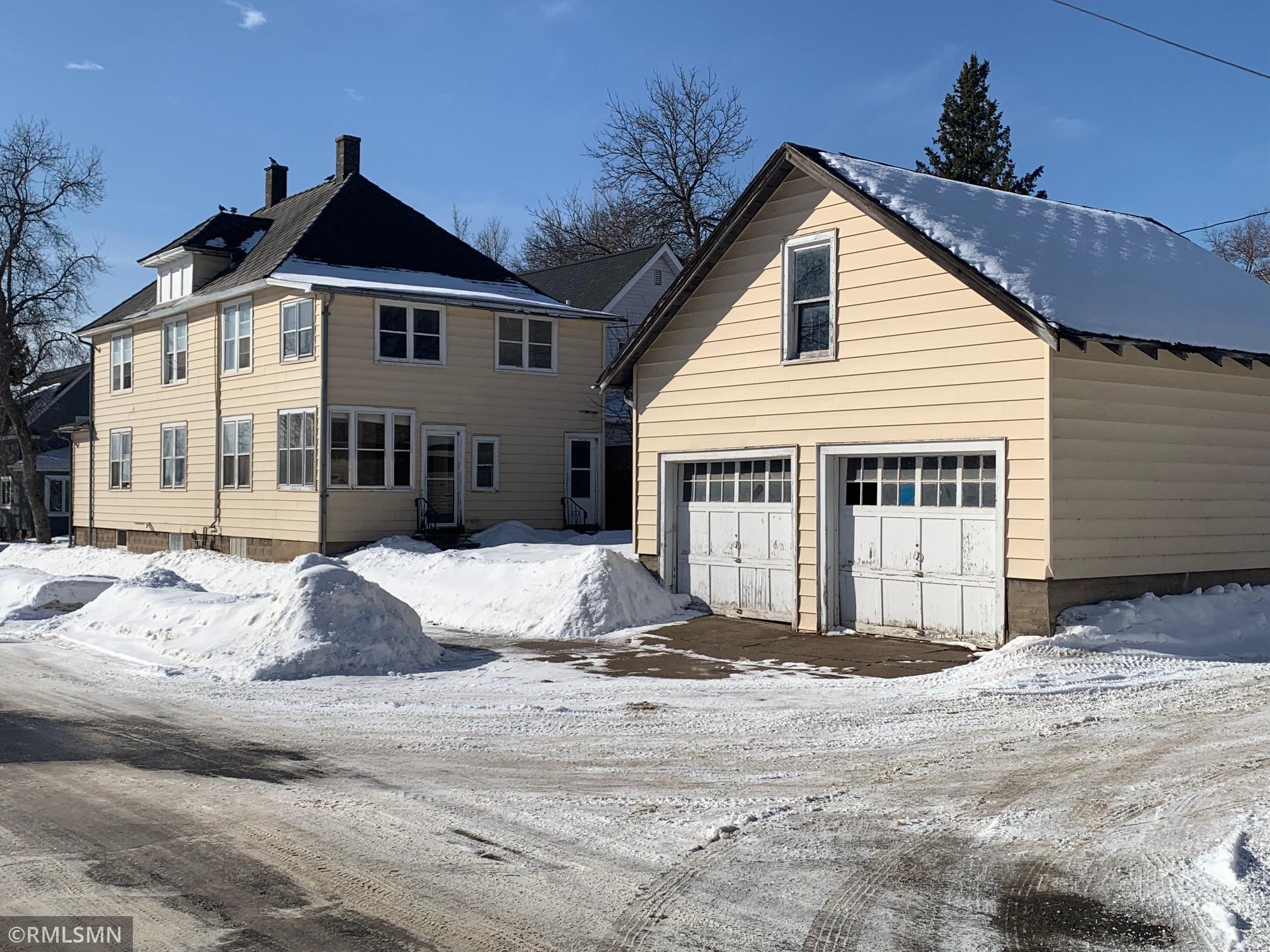 701 10th St N, Virginia, MN 55792
