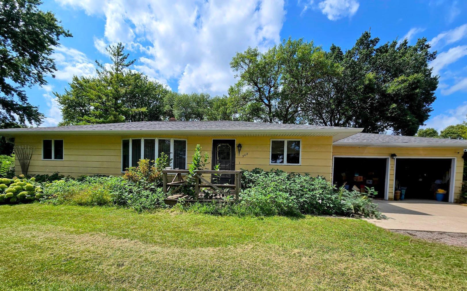 302 8th Ave NW, Pipestone, MN 56164