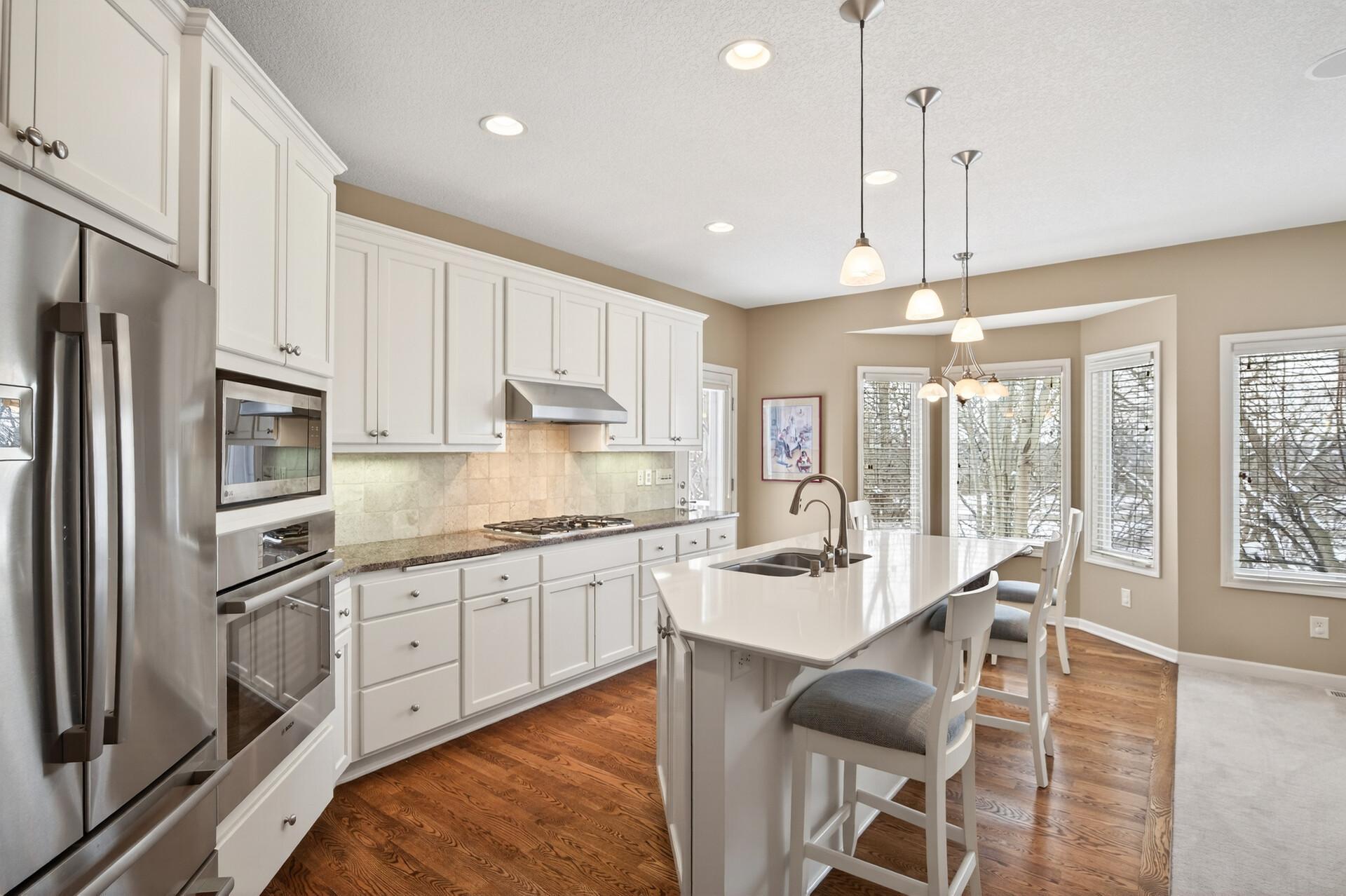 6077 Clarion Cir, Minnetonka, MN 55343