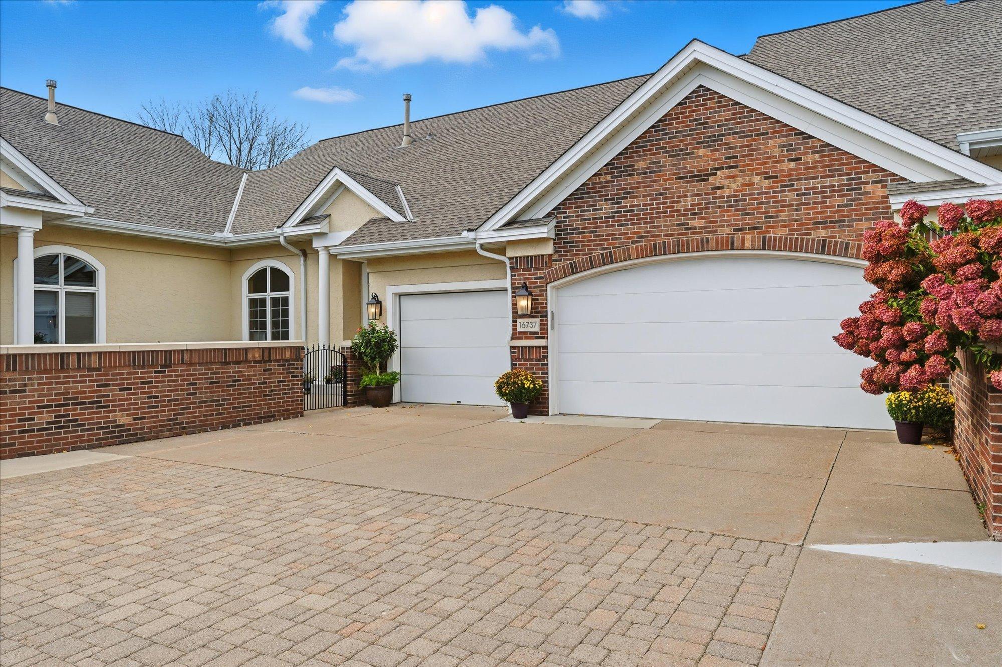 16737 49th Pl N, Plymouth, MN 55446