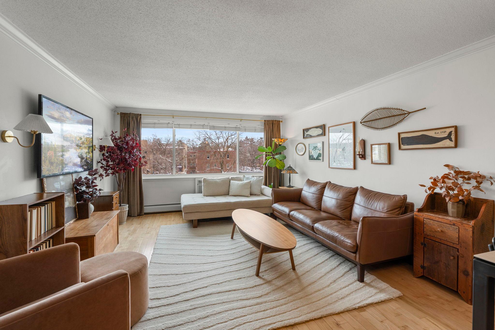 2700 W 44th St #403, Minneapolis, MN 55410