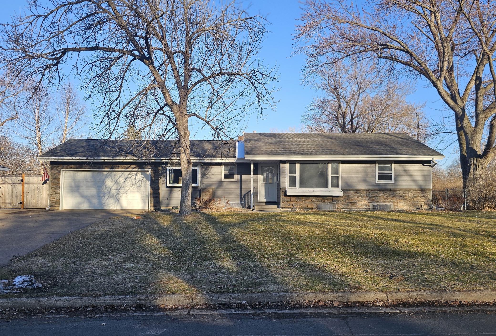 2276 Apache St, Mendota Heights, MN 55120