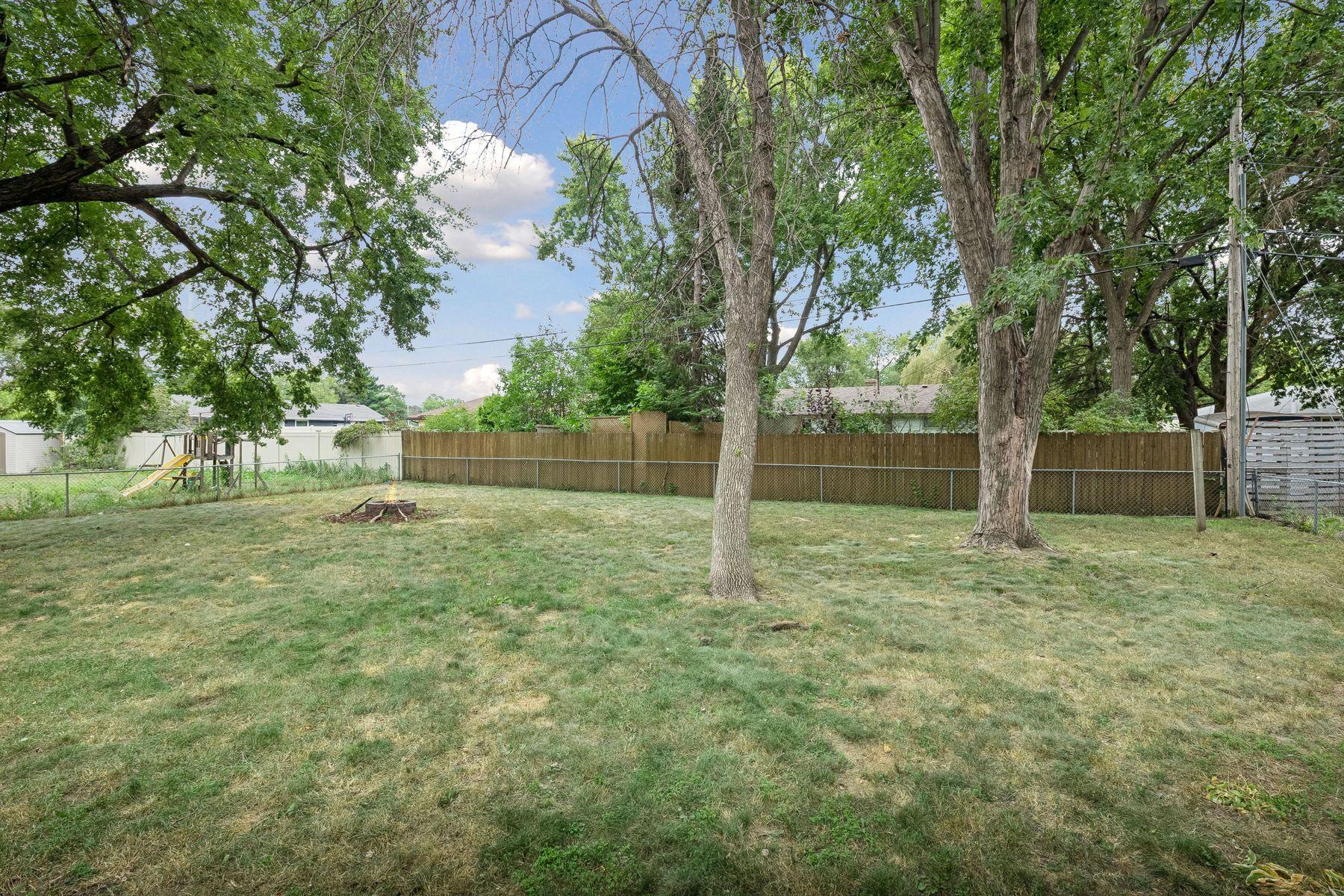 3013 63rd Ave N, Brooklyn Center, MN 55429