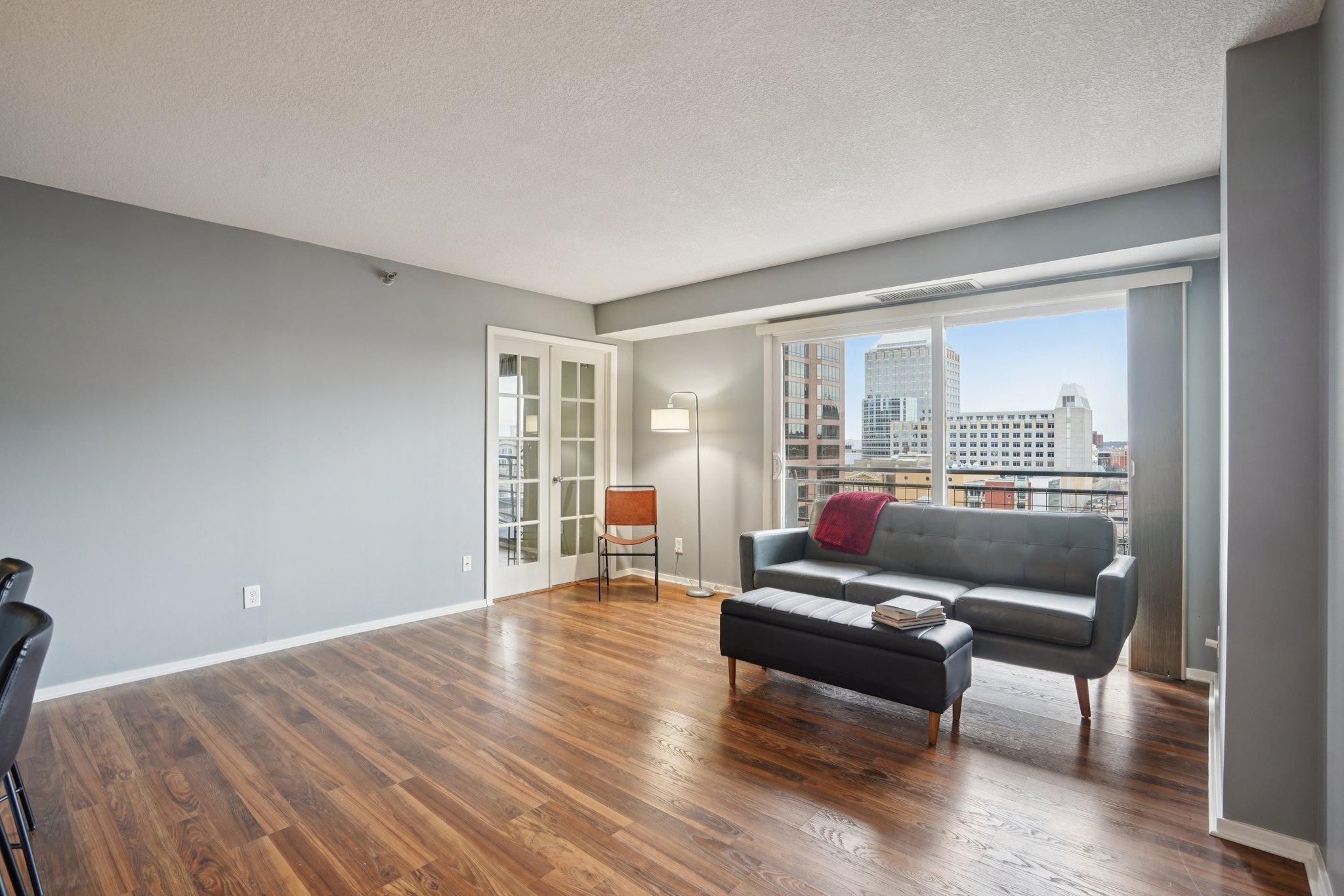 66 9th St E #1307, Saint Paul, MN 55101