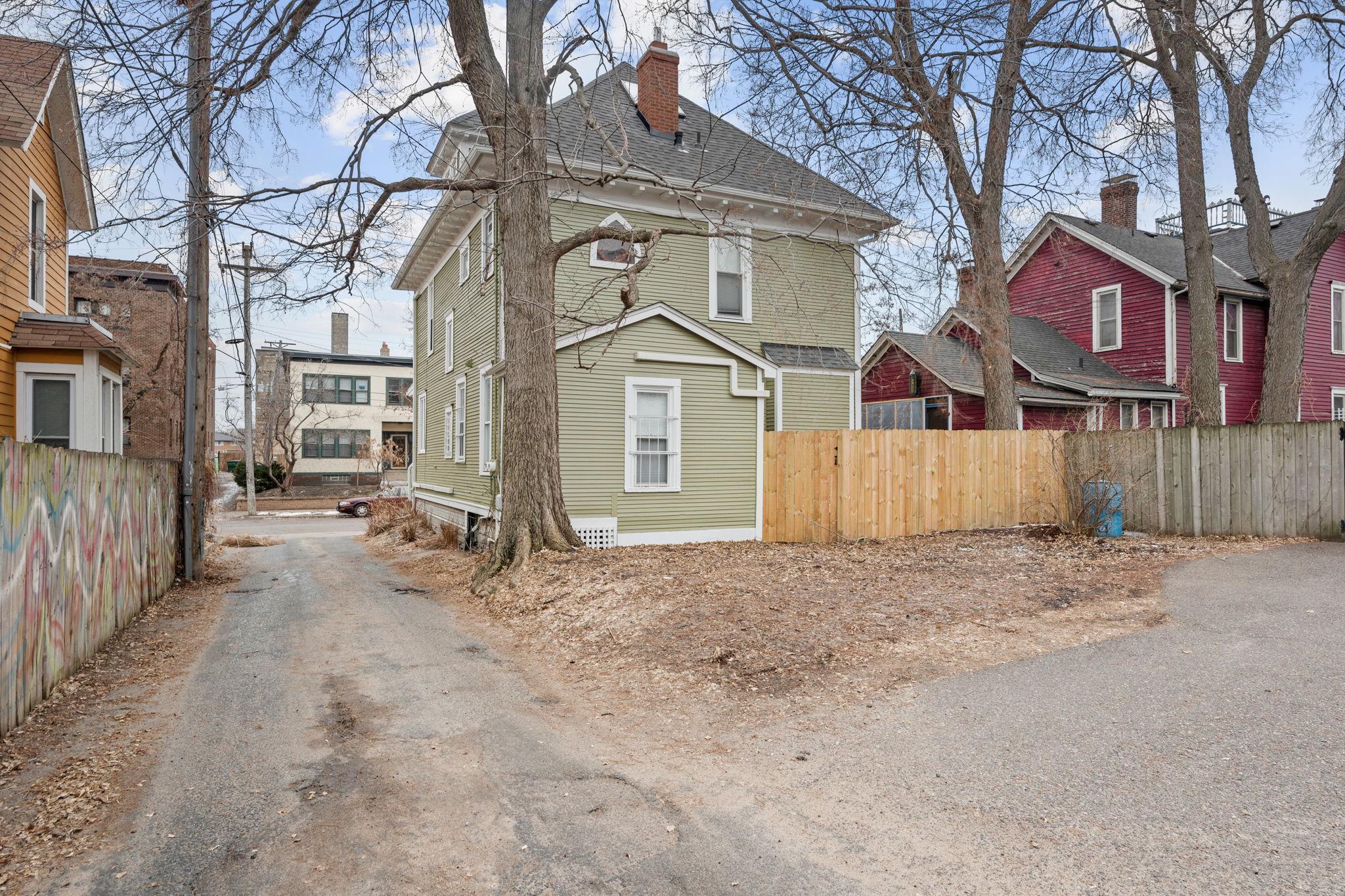 610 E 16th St, Minneapolis, MN 55404