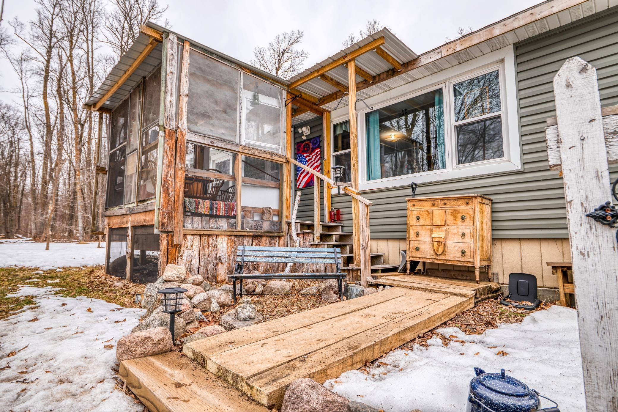 2222 Lake Shore Dr NW, Cass Lake, MN 56633