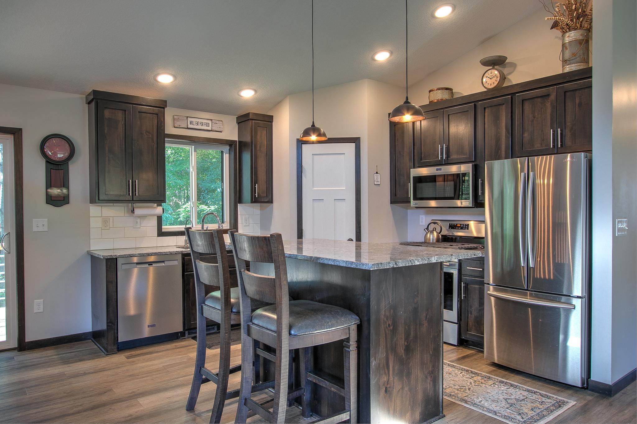123 20th Ave SW, Cambridge, MN 55008