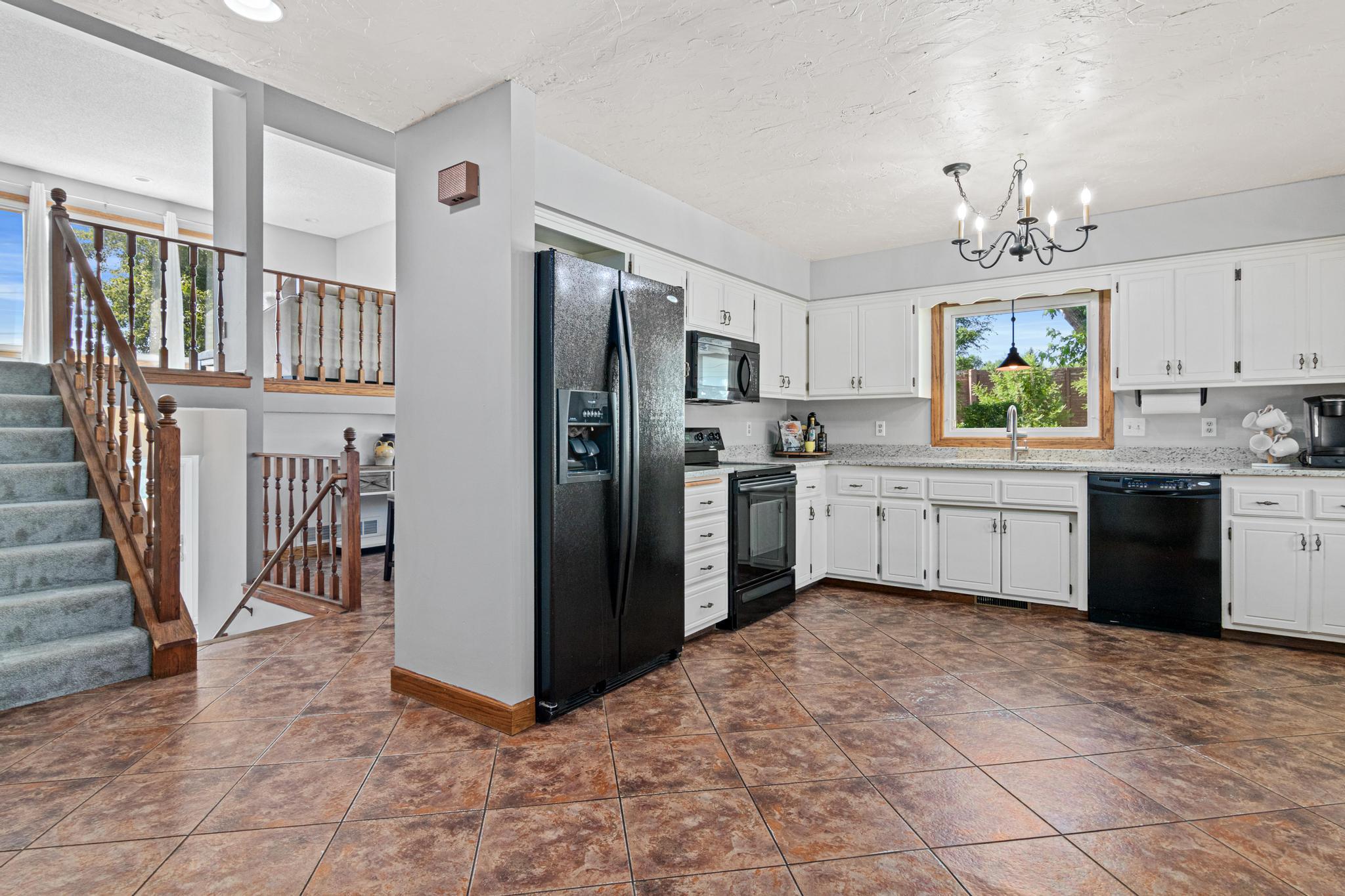 9712 Trenton Ln N, Maple Grove, MN 55369