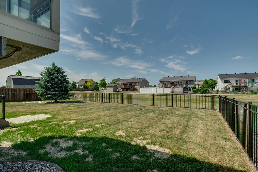 1610 42nd Ave S, Moorhead, MN 56560