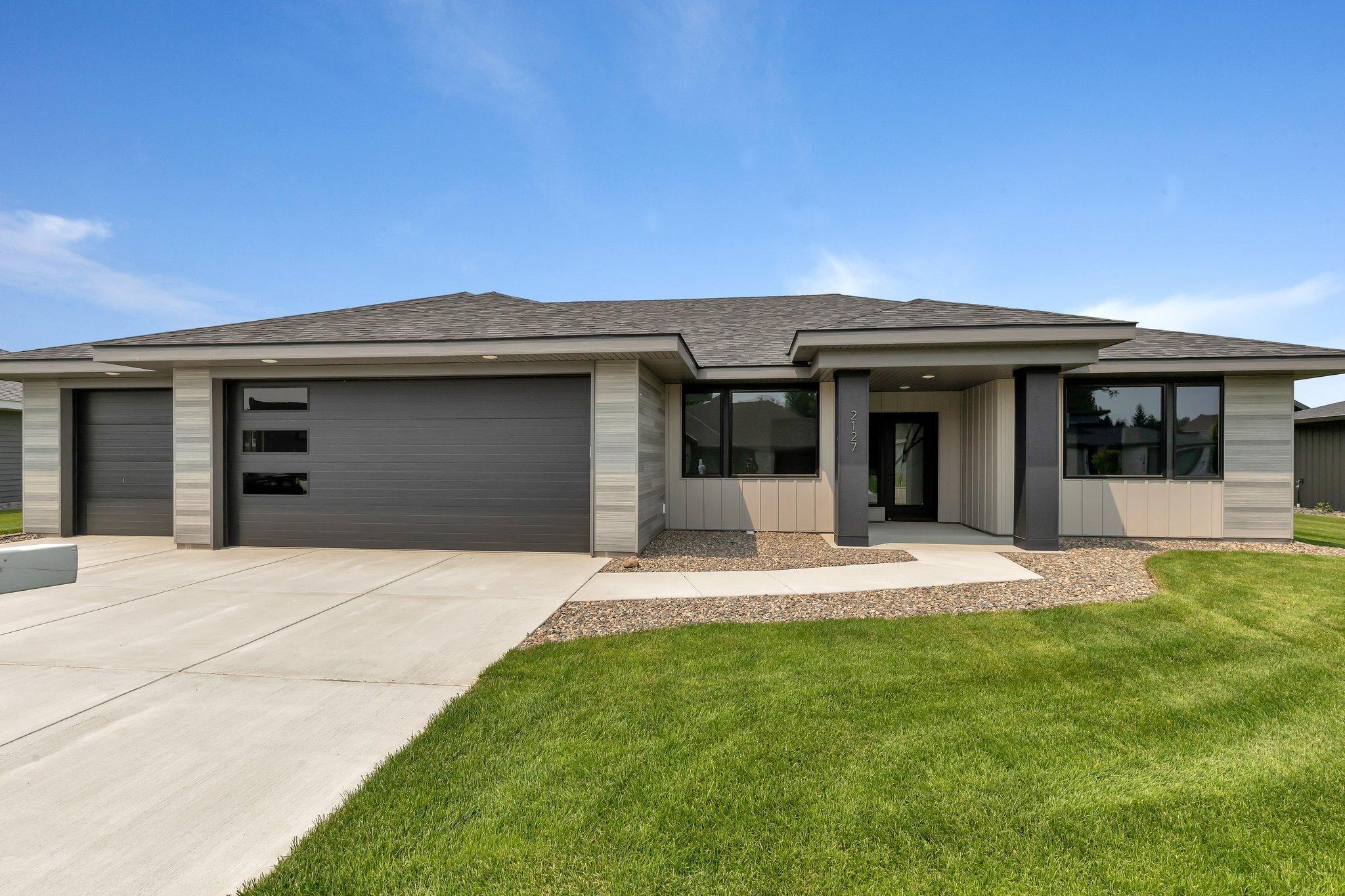 2127 Tamarack Dr, Saint Cloud, MN 56301