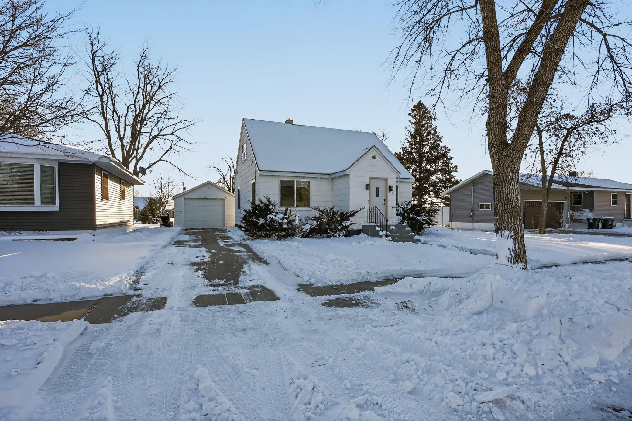 624 Martin Ave, Belgrade, MN 56312