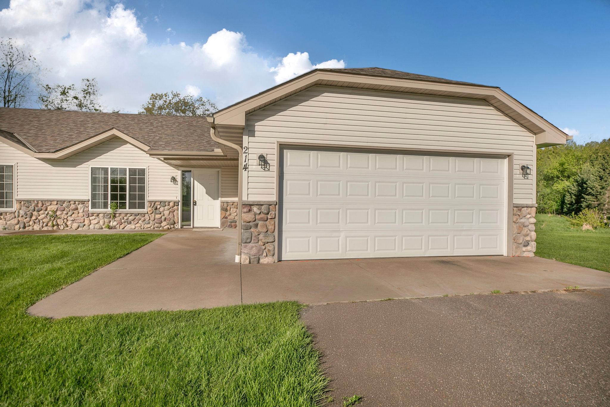 214 Appaloosa Ct, Braham, MN 55006