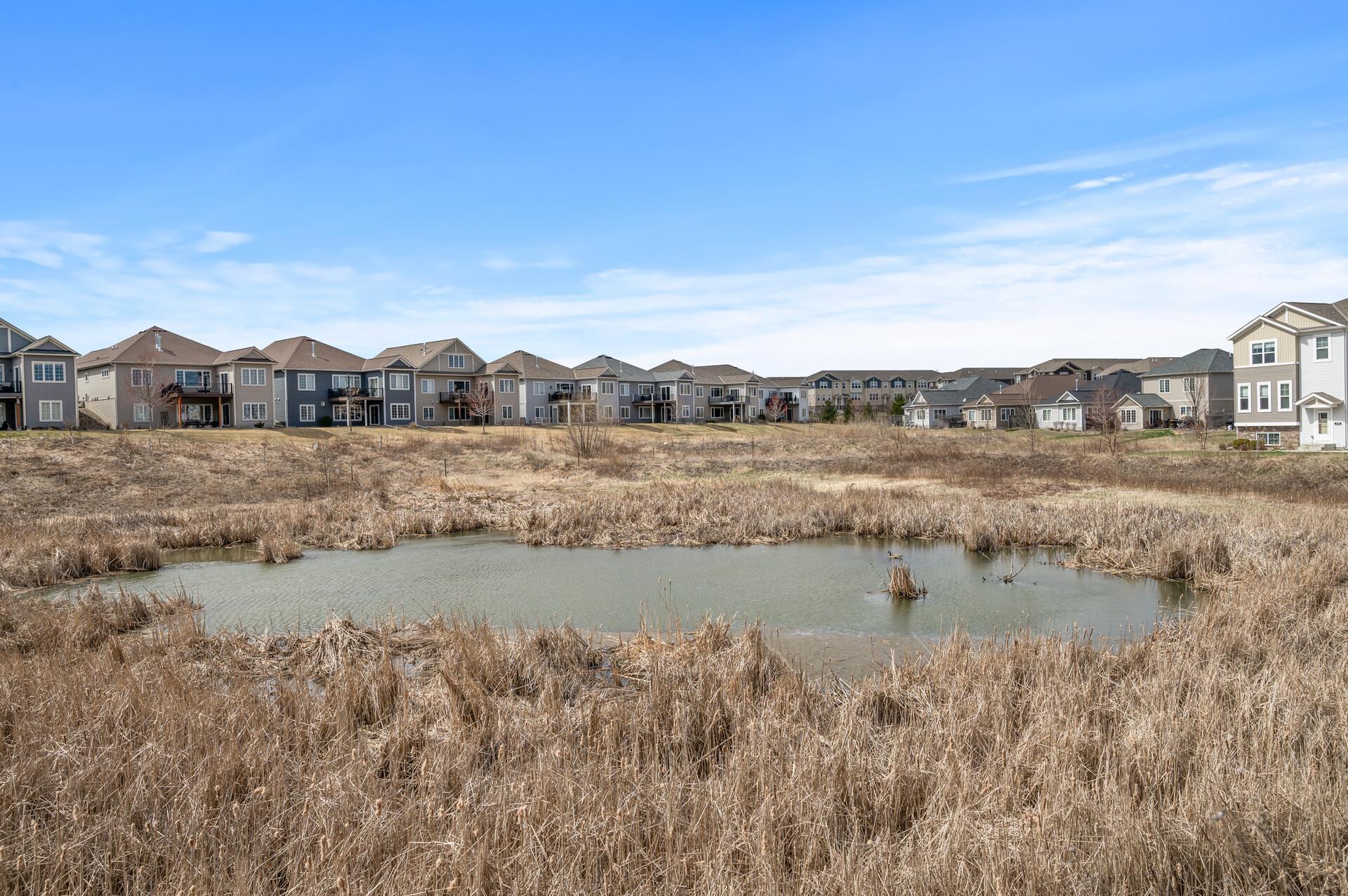 799 Roselyn Dr, Victoria, MN 55386
