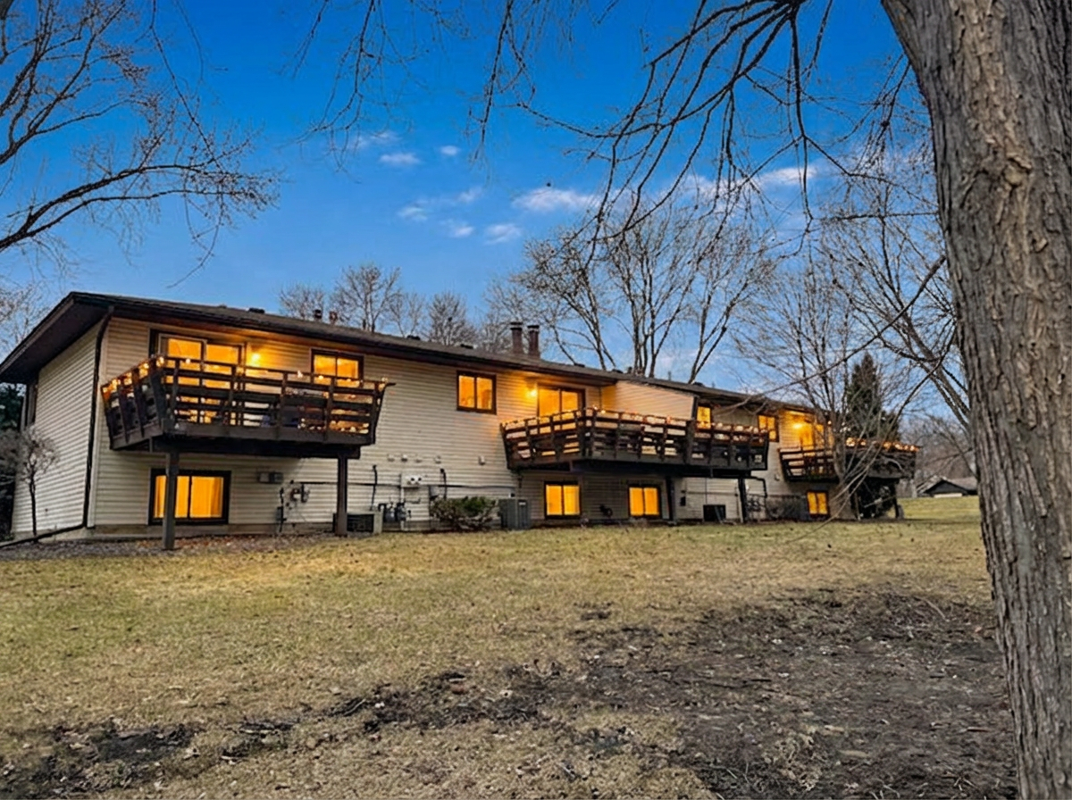 4004 Brookdale Cir N, Brooklyn Park, MN 55443
