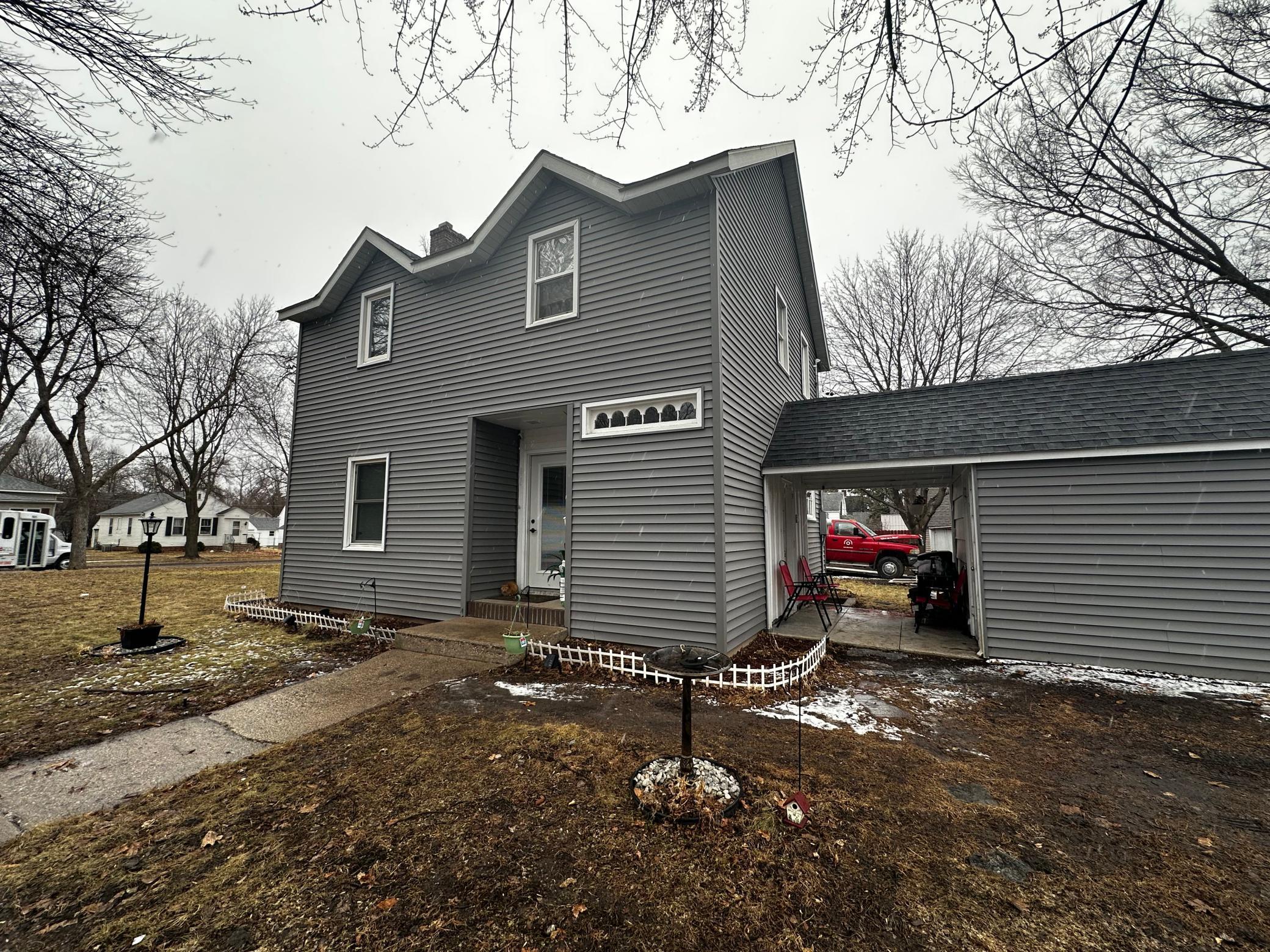 806 E Lincoln Ave, Montevideo, MN 56265