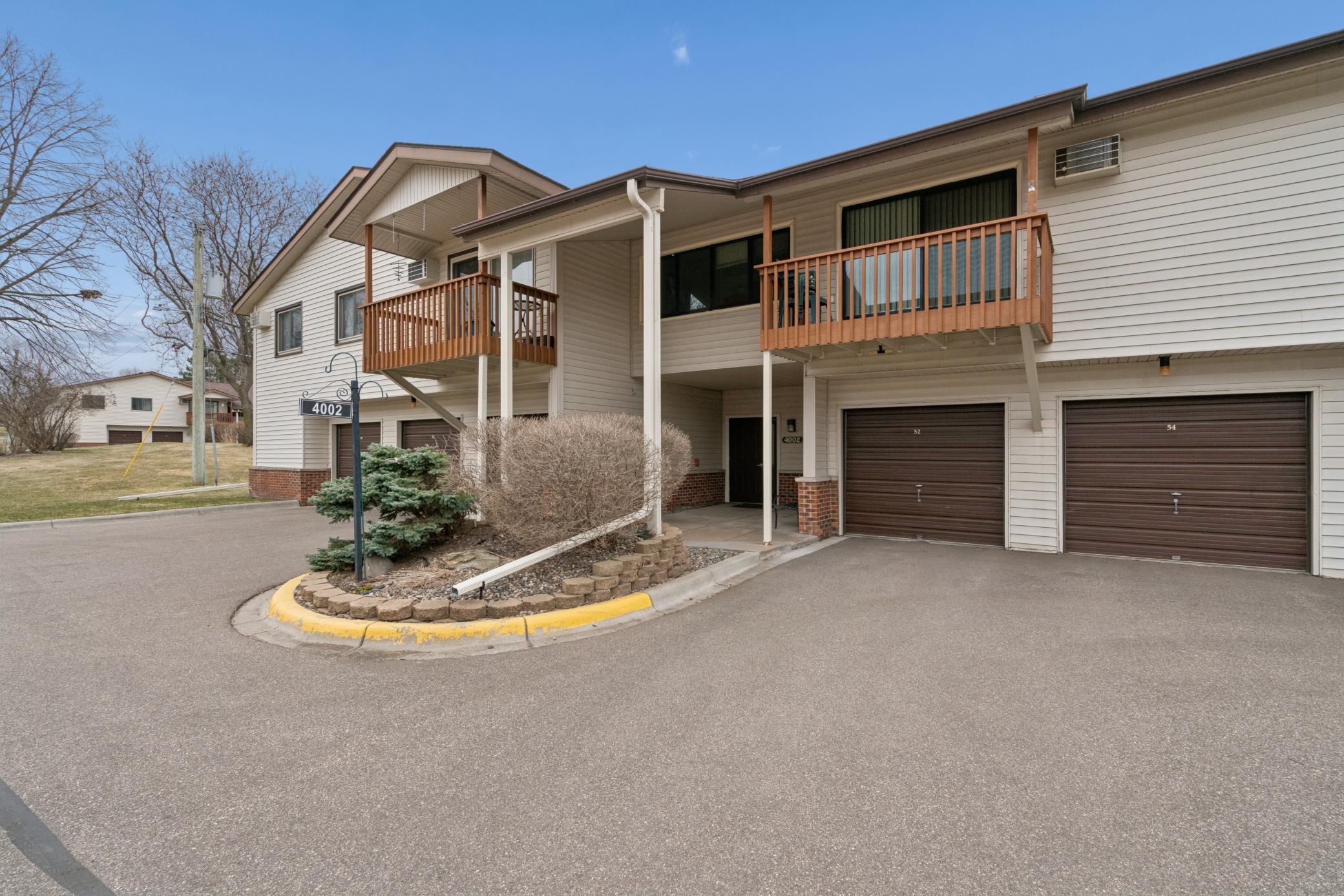 4002 Foss Rd #102, Saint Anthony, MN 55421