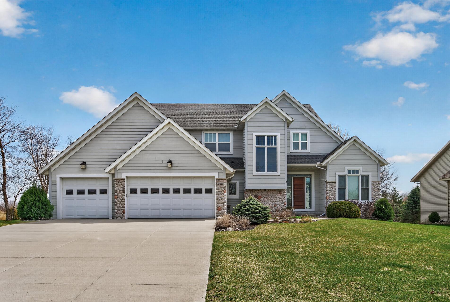 13212 Danner Pa, Rosemount, MN 55068