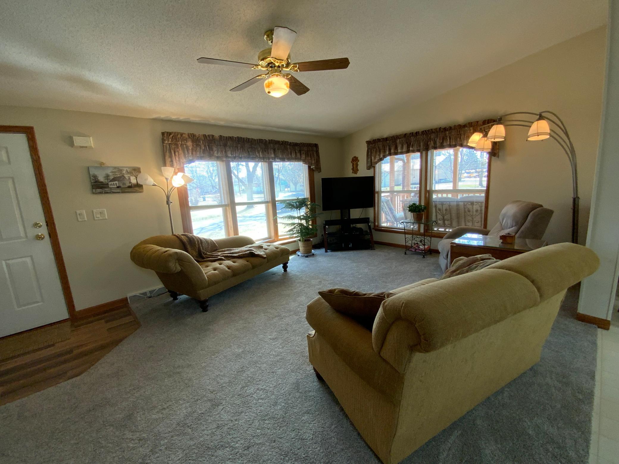 231 Park St N, Eden Valley, MN 55329