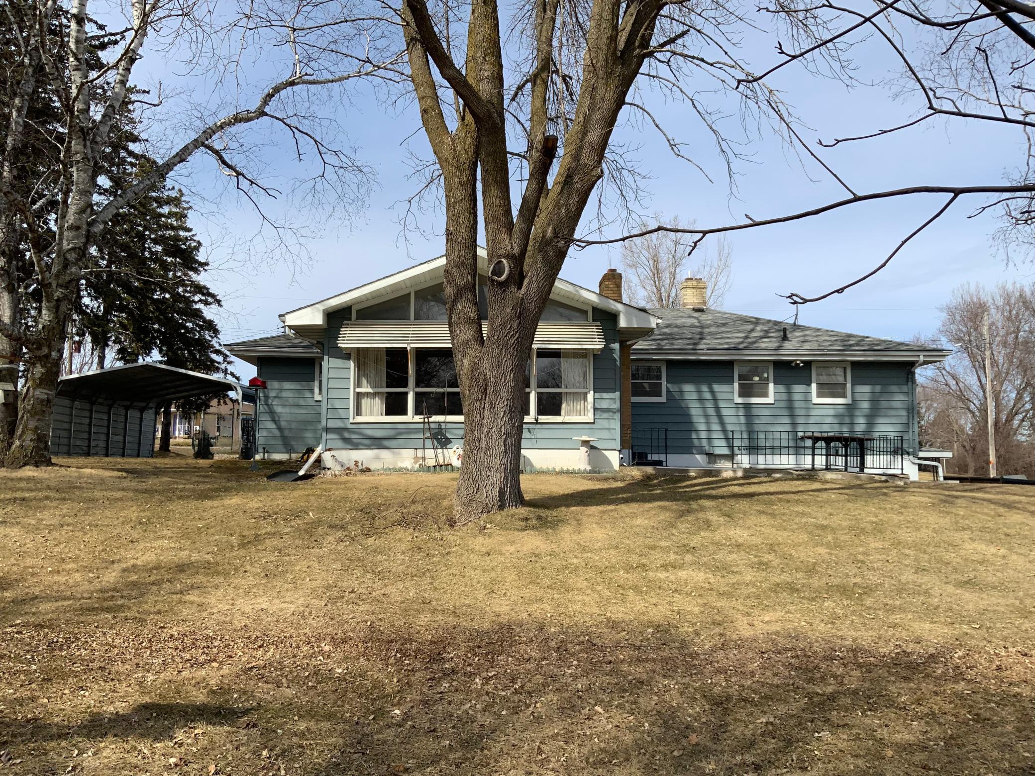 611 Stearns Ave W, Eden Valley, MN 55329