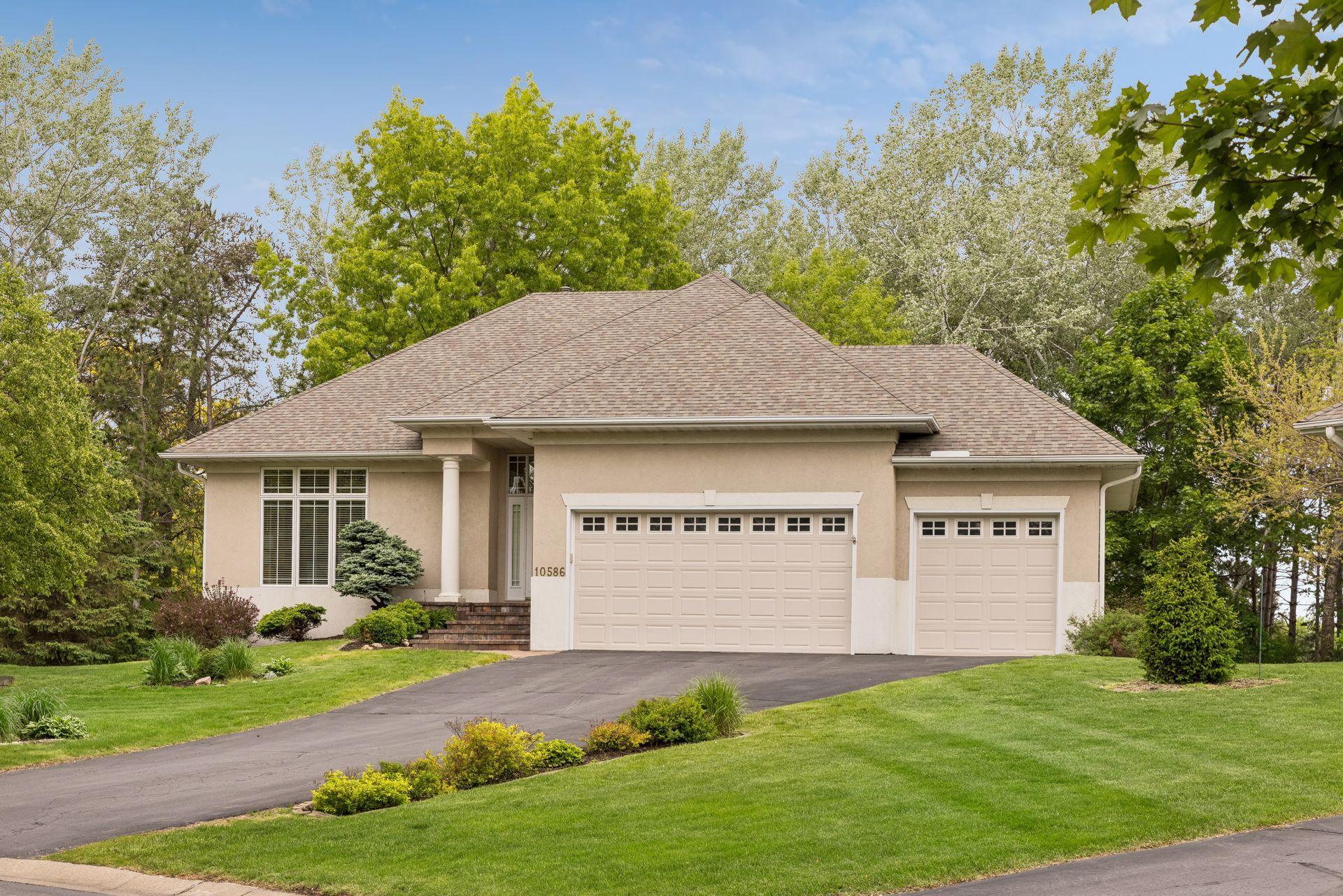 10586 Estate Dr, Eden Prairie, MN 55347